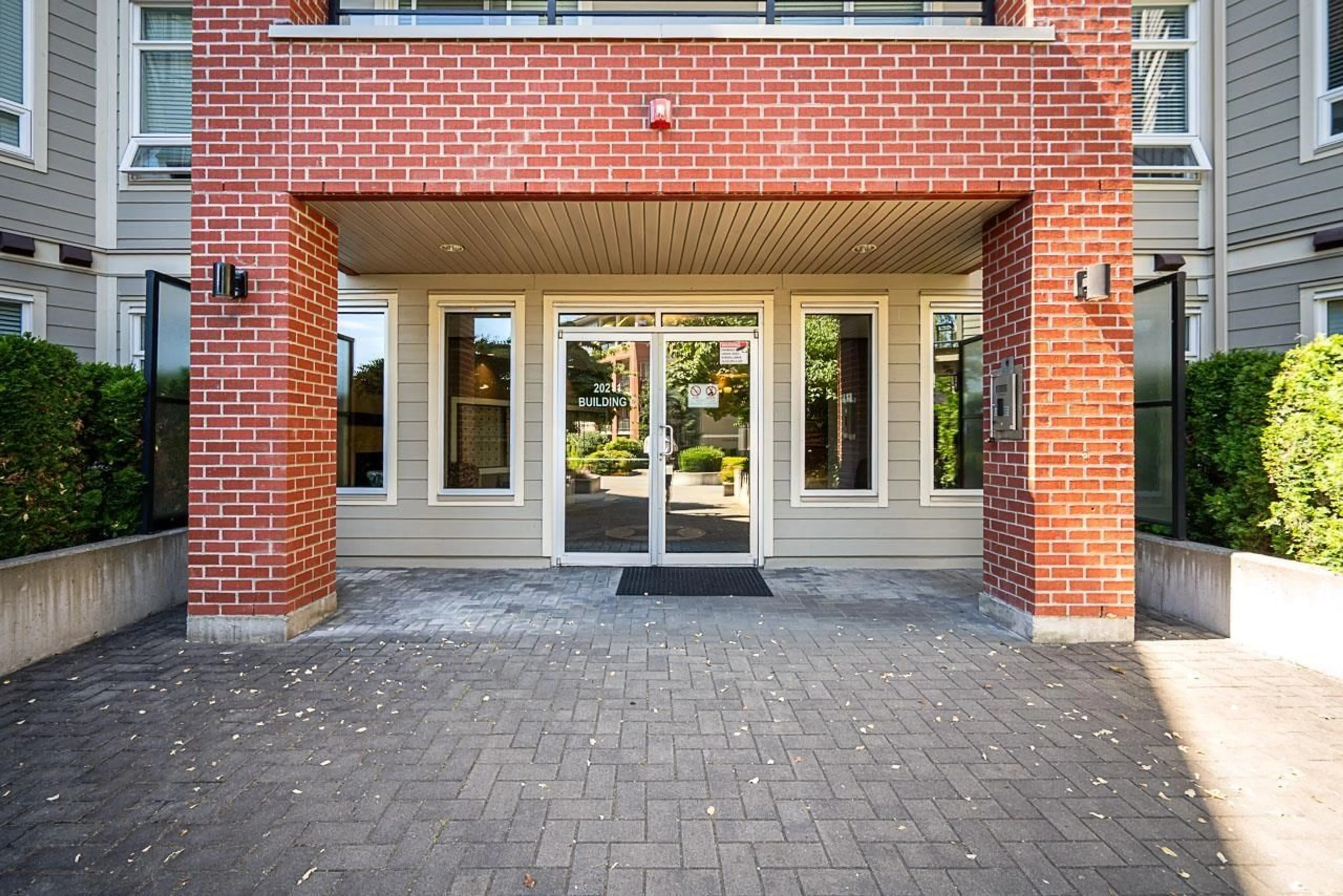 Unknown for C420 - 20211 66 AVENUE, Langley British Columbia V2Y0L4