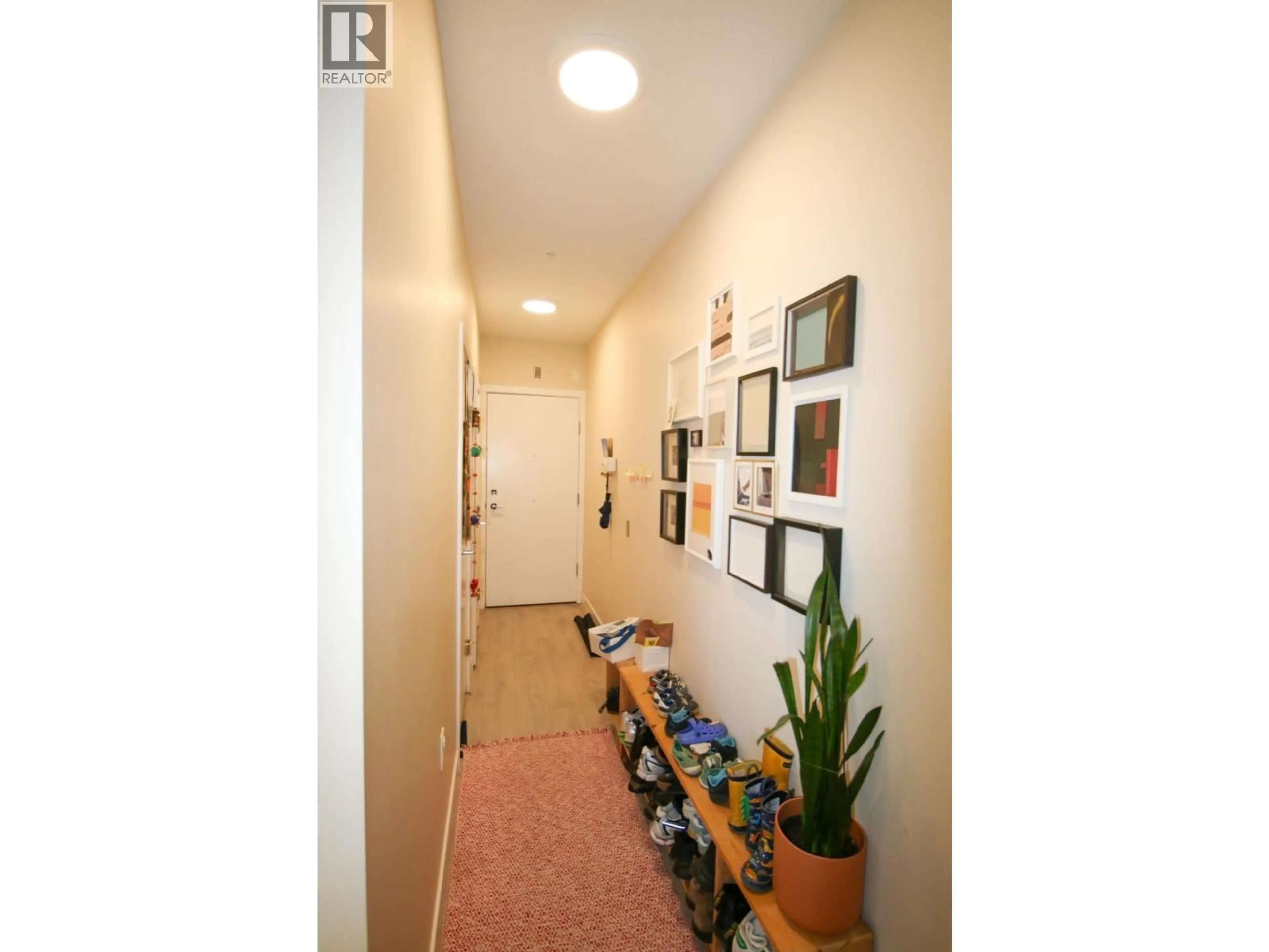 Indoor foyer for 303 - 4882 SLOCAN STREET, Vancouver British Columbia V5R2A3