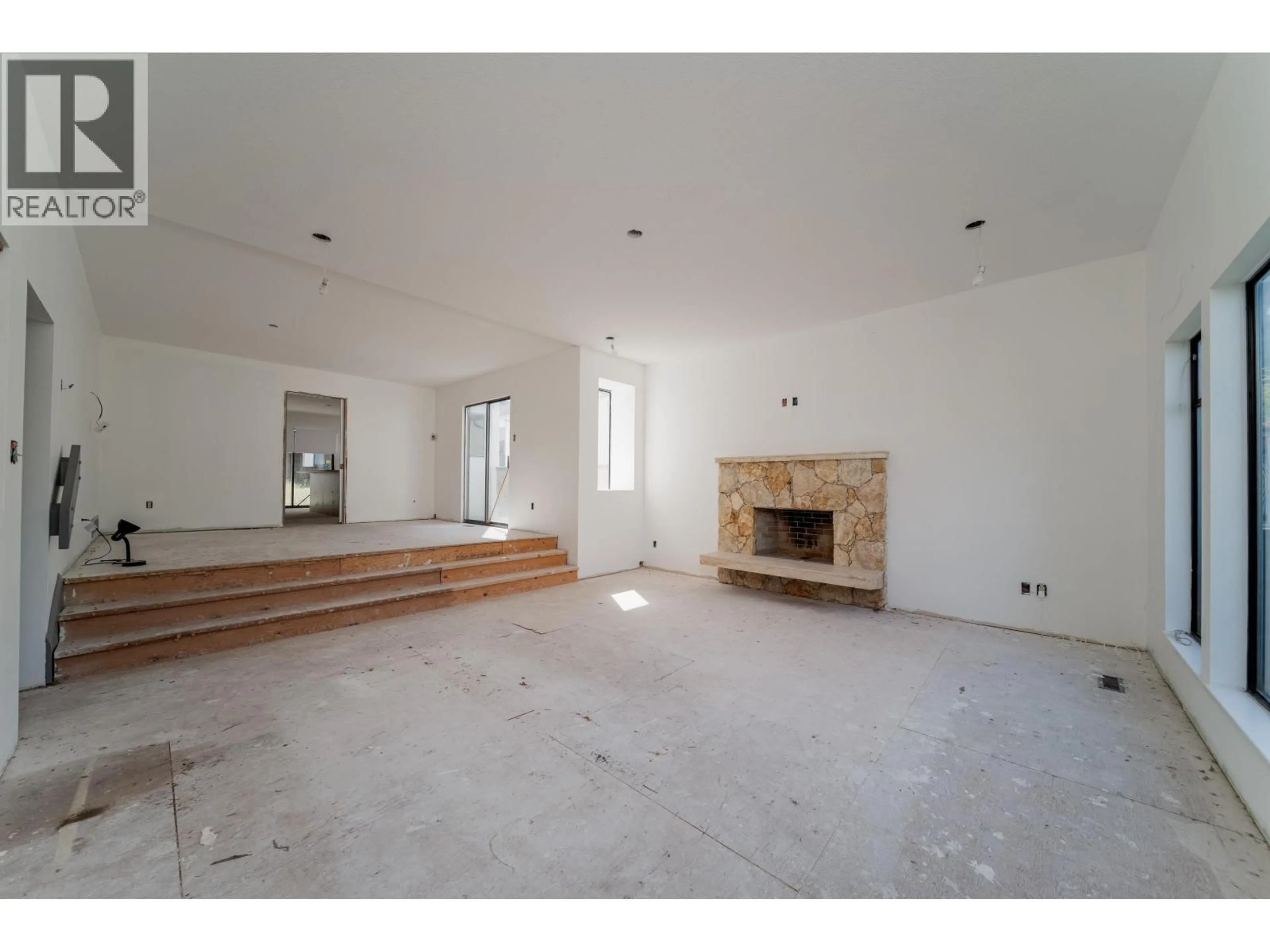 A pic of a room for 3974 10TH AVENUE, Vancouver British Columbia V6R2G8