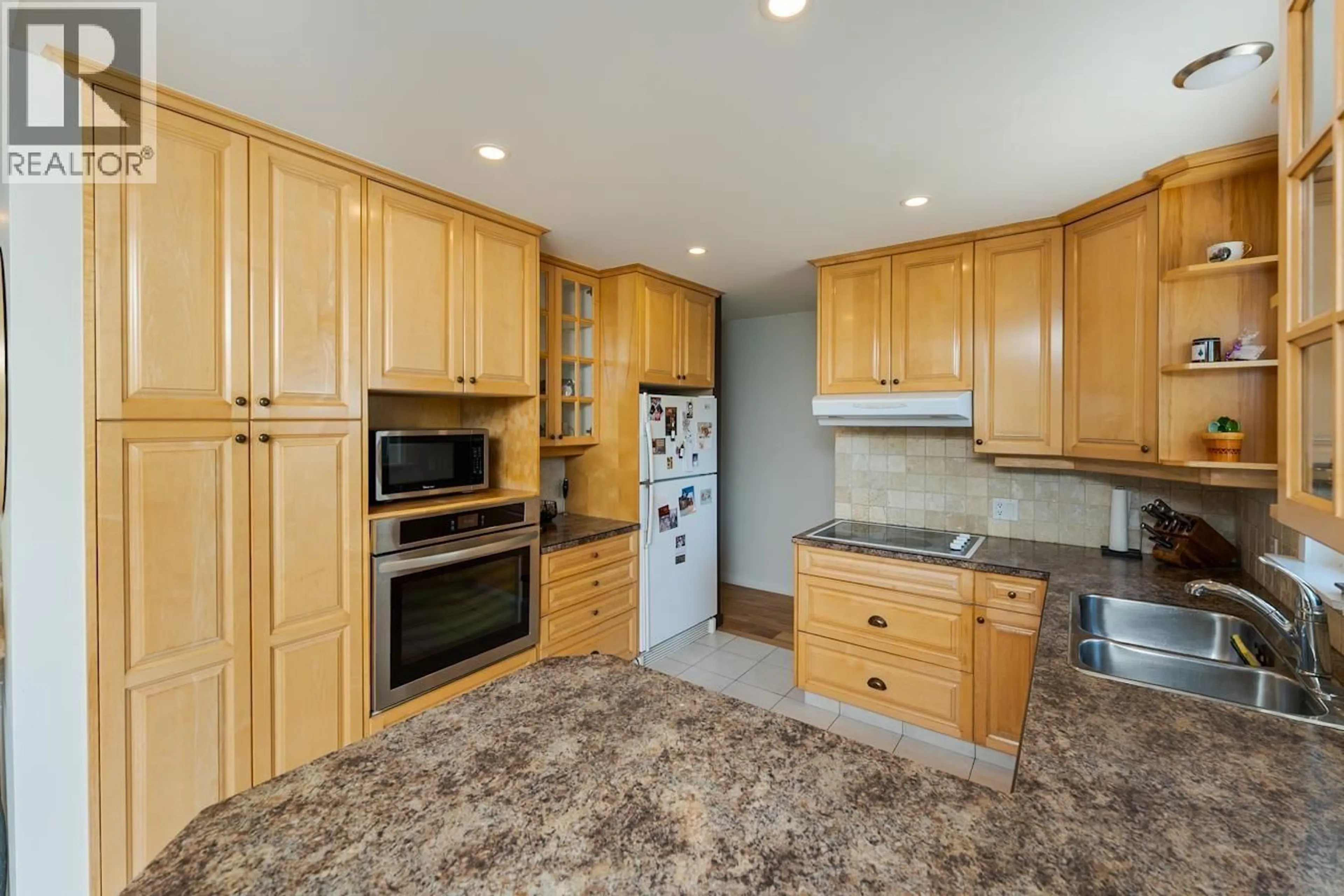 Standard kitchen, unknown for 208 RILEY DRIVE, Prince George British Columbia V2M3P1