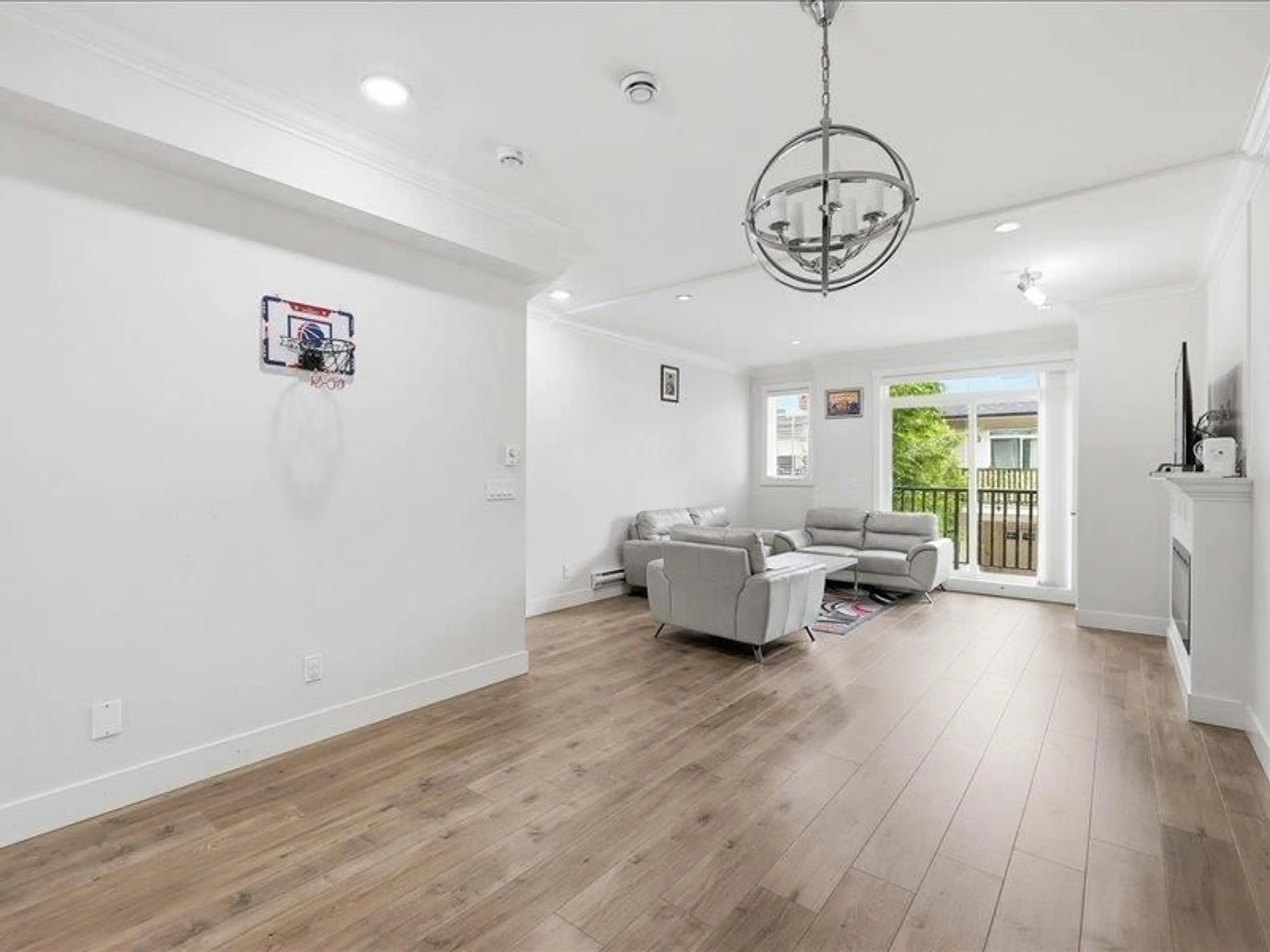 Living room with furniture, unknown for 174 - 13898 64 AVENUE, Surrey British Columbia V3W1L6