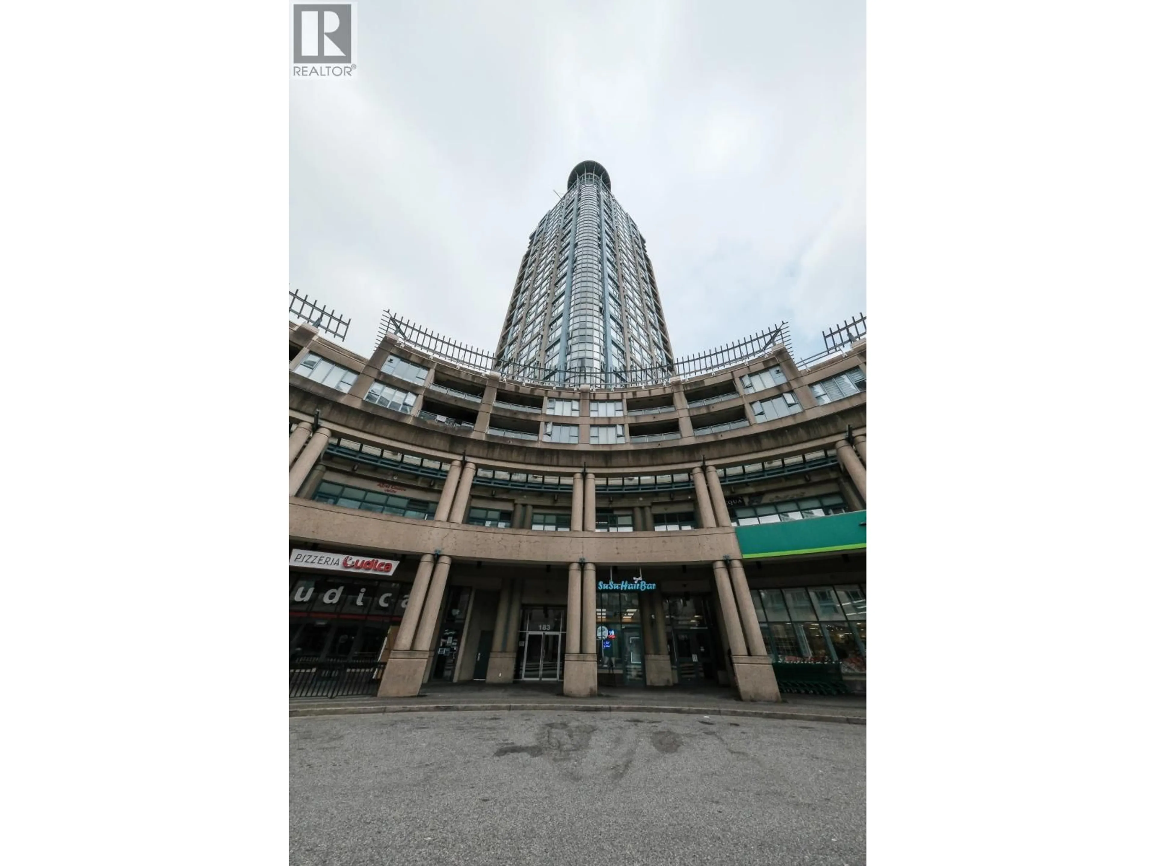 Indoor foyer for 804 - 183 KEEFER PLACE, Vancouver British Columbia V6B6B9