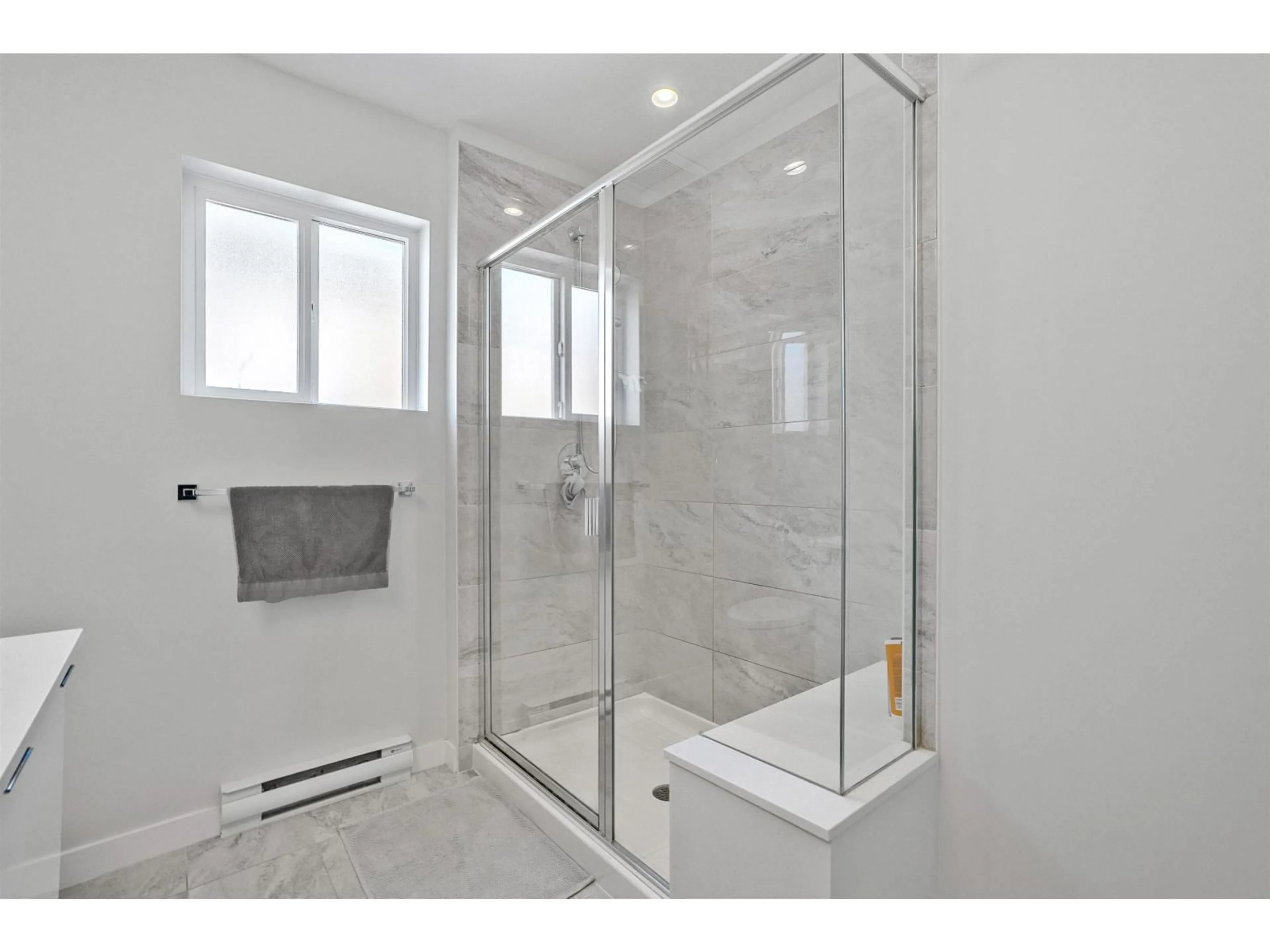 Contemporary bathroom, ceramic/tile floor for 60 - 15151 EDMUND DRIVE, Surrey British Columbia V3S0B2