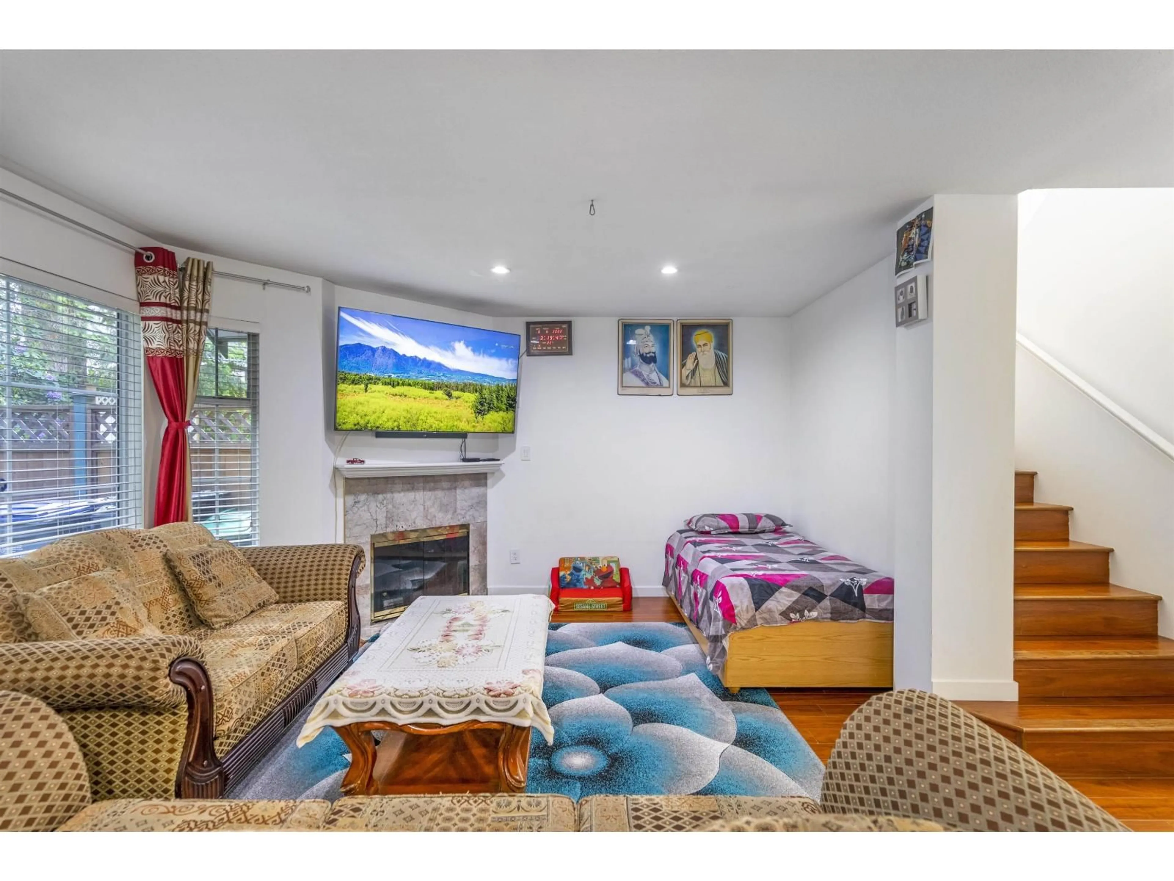 Living room with furniture, unknown for 121 - 8655 KING GEORGE BOULEVARD, Surrey British Columbia V3W5C4