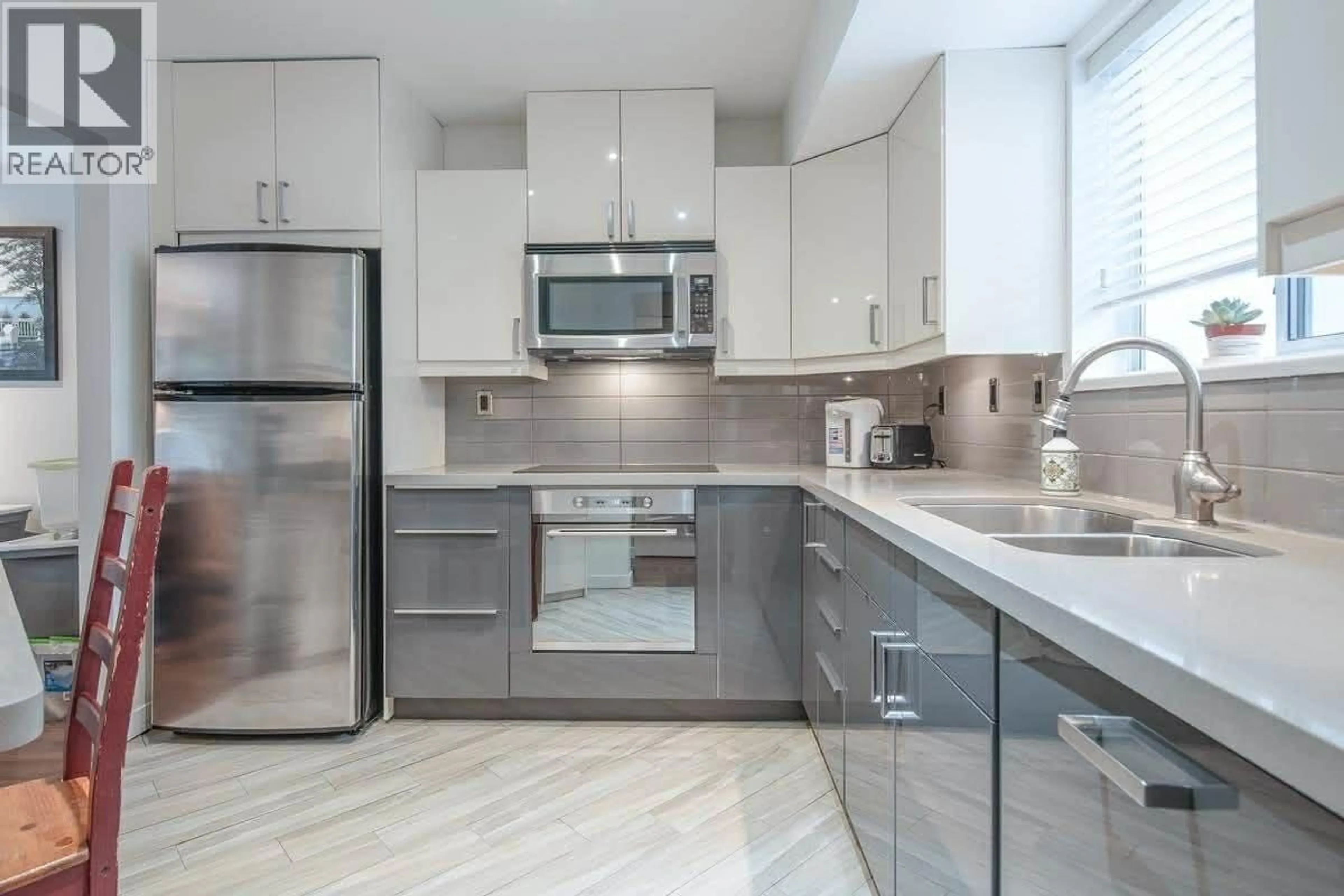 Contemporary kitchen, unknown for 64 - 7400 MINORU BOULEVARD, Richmond British Columbia V6Y3J5
