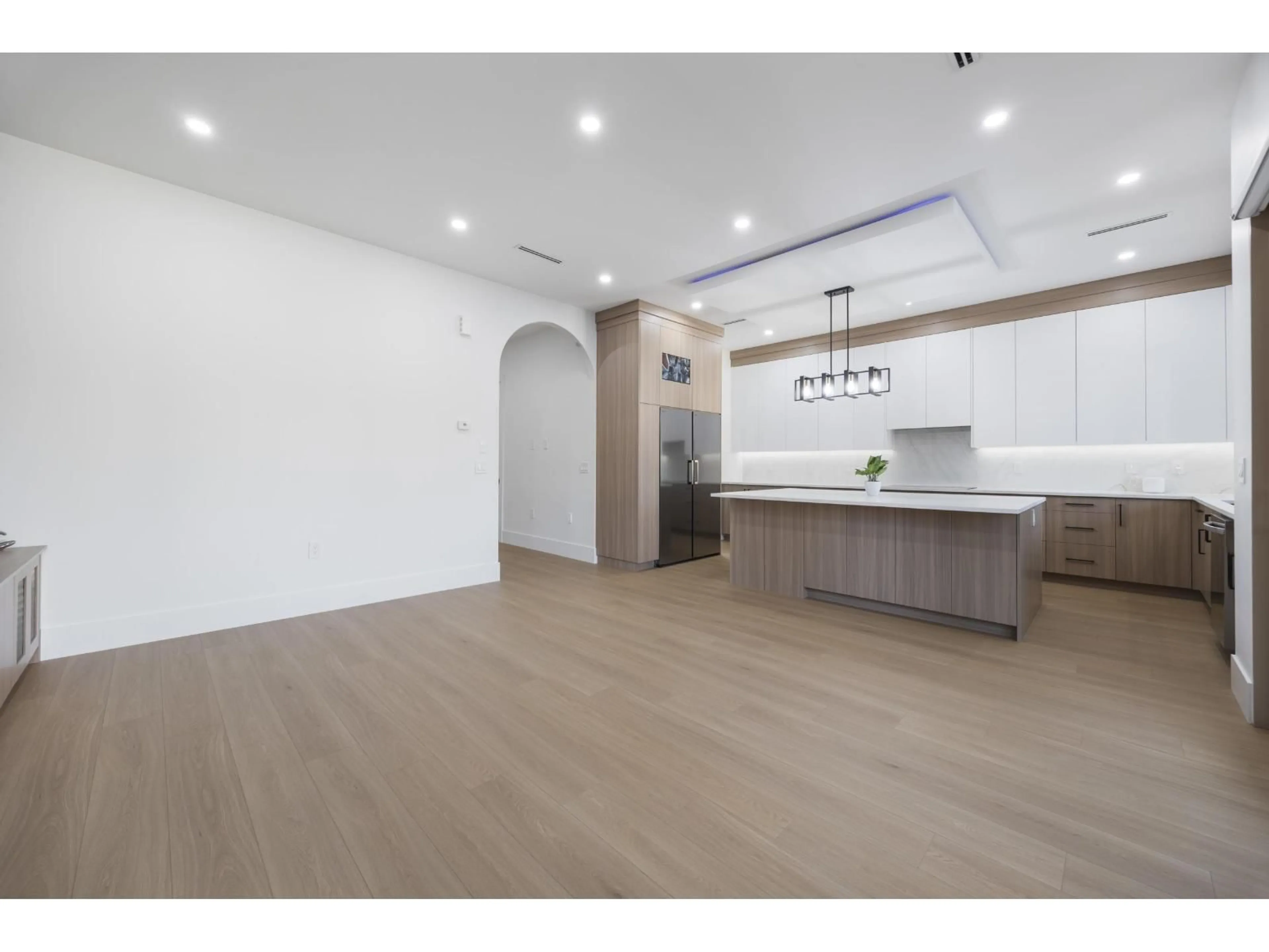Open concept kitchen, unknown for 9452 118 STREET, Delta British Columbia V4C6J4