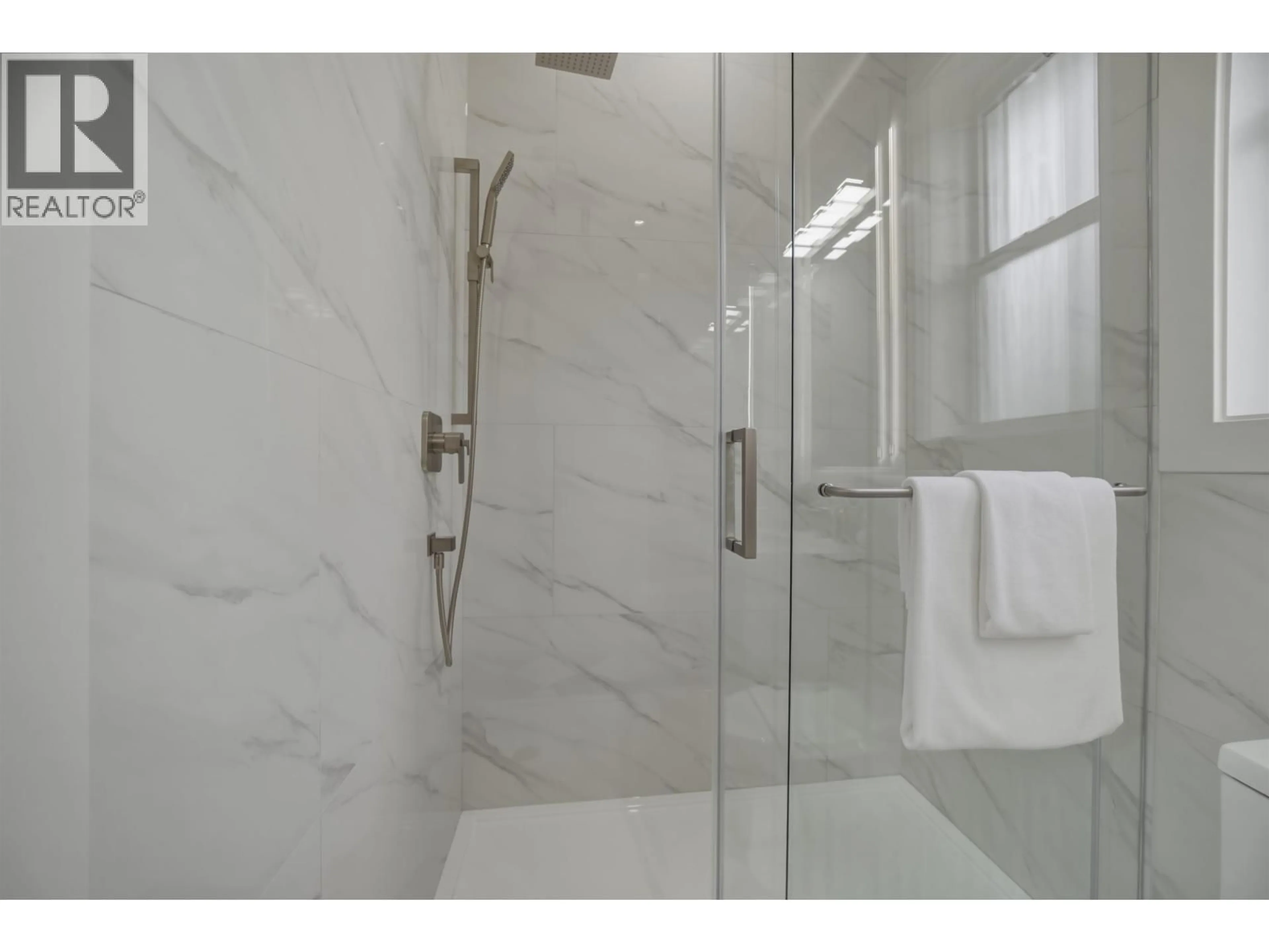 Contemporary bathroom, ceramic/tile floor for 3112 42ND AVENUE, Vancouver British Columbia V6N3H2