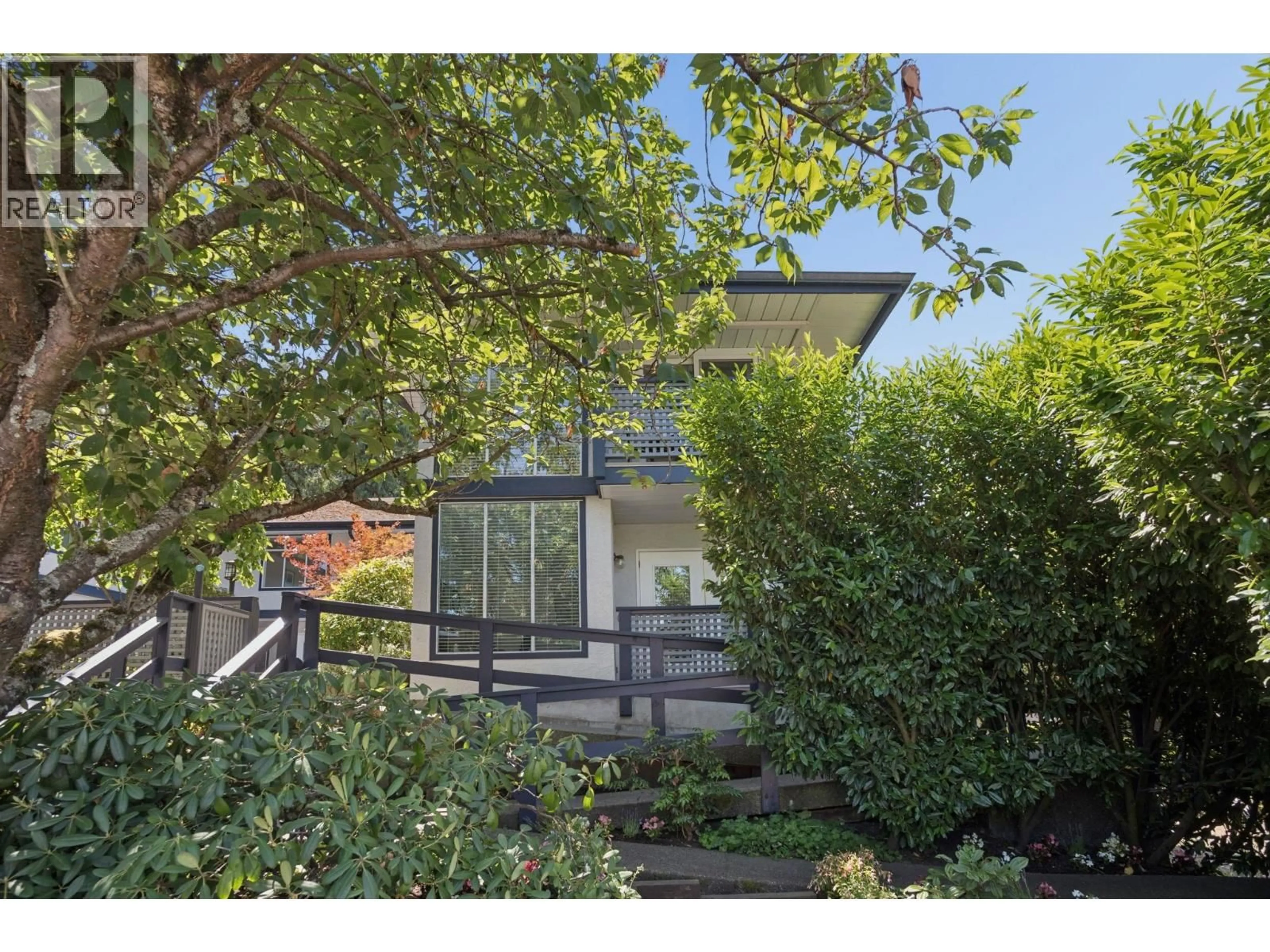 A pic from outside/outdoor area/front of a property/back of a property/a pic from drone, street for 5630 16TH AVENUE, Delta British Columbia V4L1G7