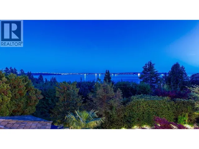 3395 THOMPSON CRESCENT, West Vancouver 2