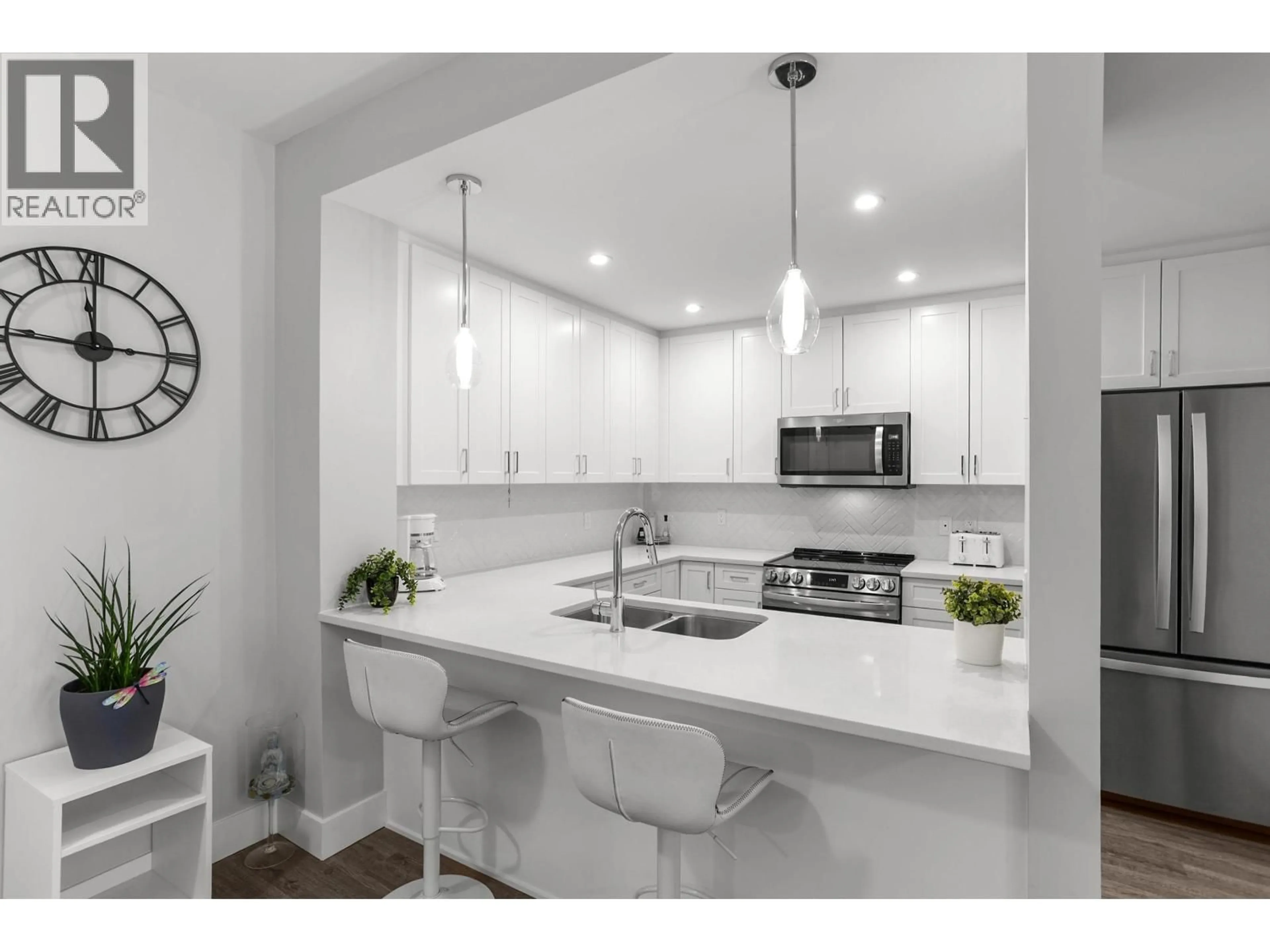 Open concept kitchen, ceramic/tile floor for 3322 - 2180 KELLY AVENUE, Port Coquitlam British Columbia V3C0S4