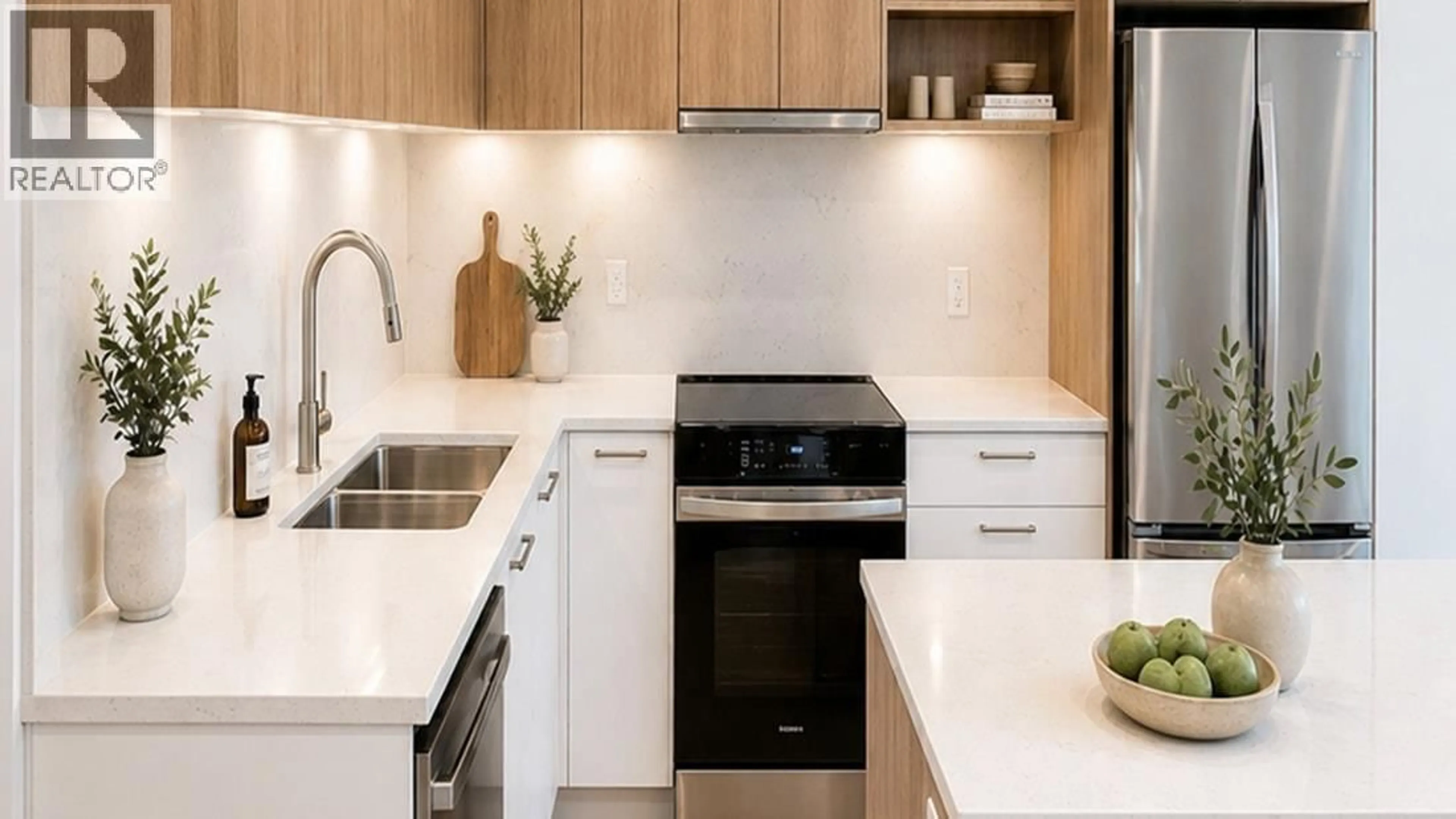 Contemporary kitchen, unknown for 408 - 82 FIRST STREET, New Westminster British Columbia V3L0L8