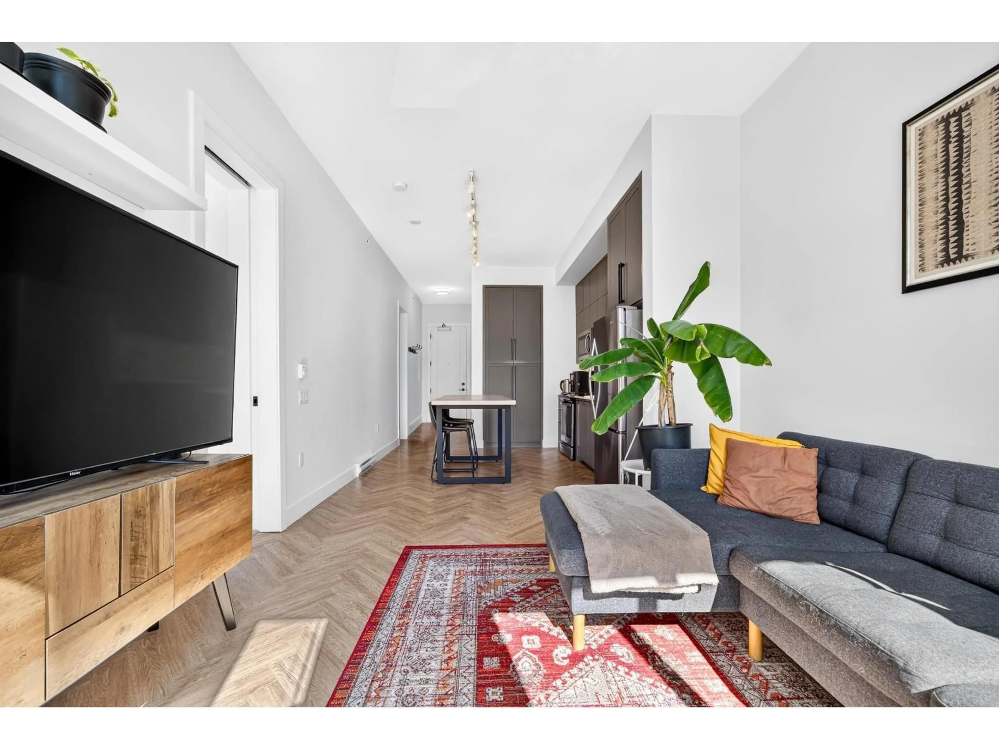 Living room with furniture, unknown for 407 - 10168 149 STREET, Surrey British Columbia V3R0E9