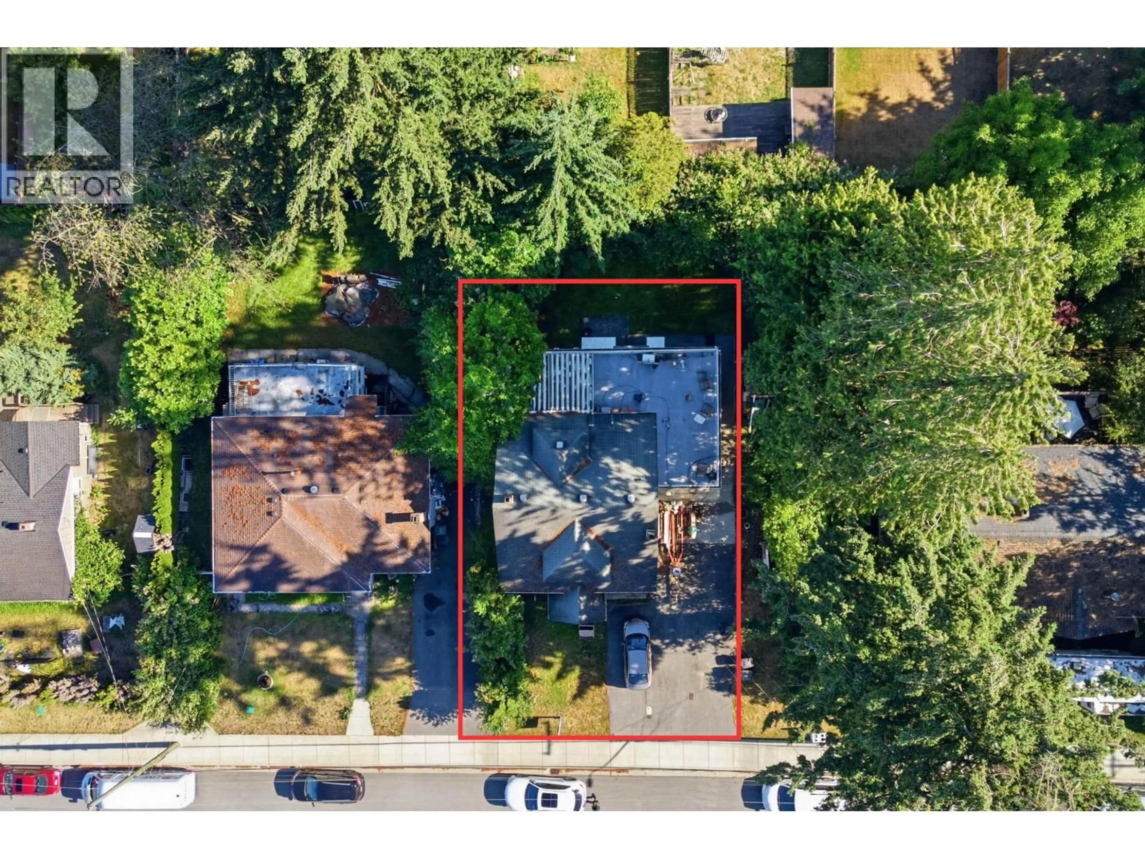 A pic from outside/outdoor area/front of a property/back of a property/a pic from drone, street for 5990 IRMIN STREET, Burnaby British Columbia V5J1Z1