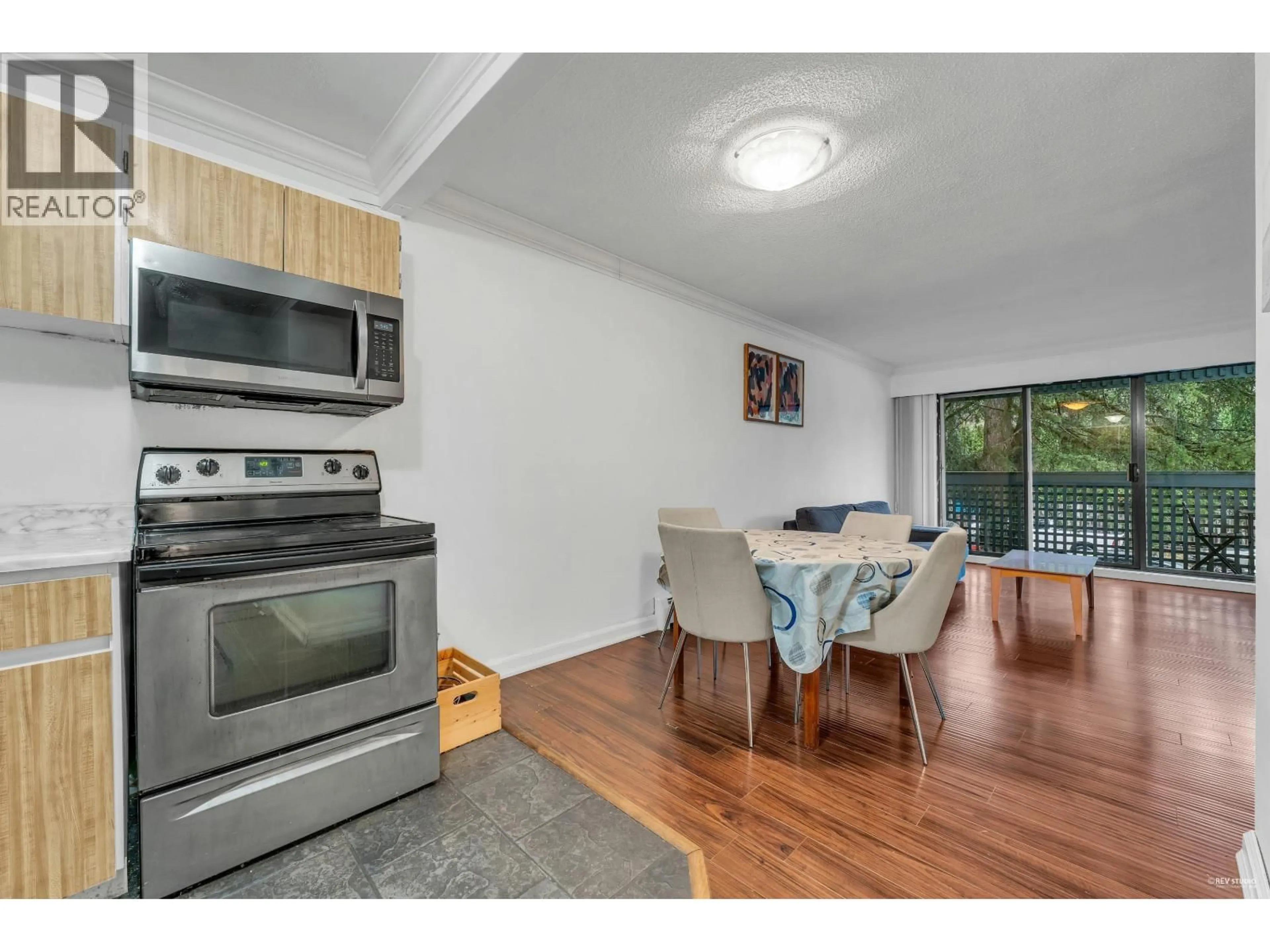 Standard kitchen, wood/laminate floor for 308 - 601 NORTH ROAD, Coquitlam British Columbia V3J1P1