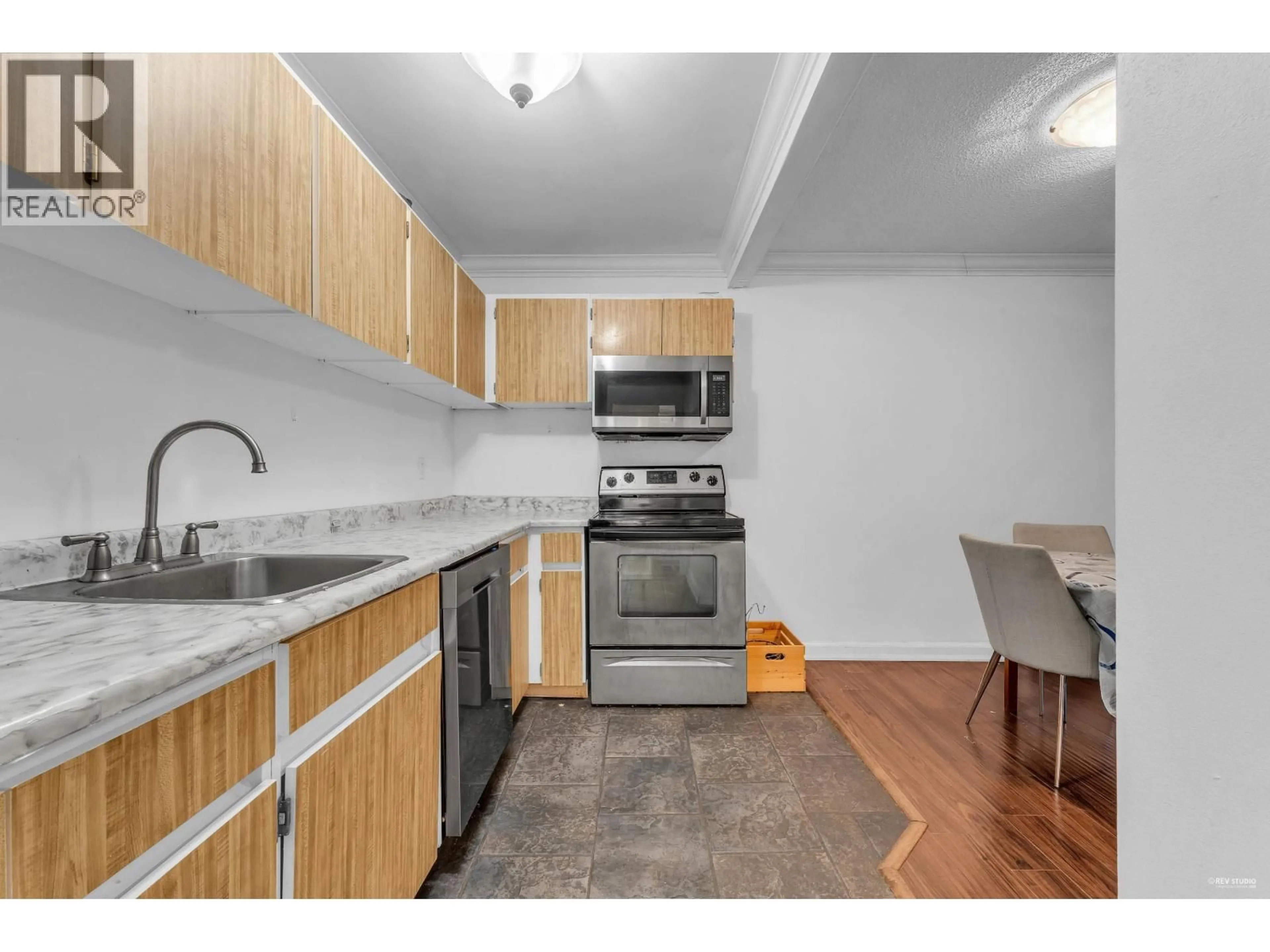 Standard kitchen, unknown for 308 - 601 NORTH ROAD, Coquitlam British Columbia V3J1P1