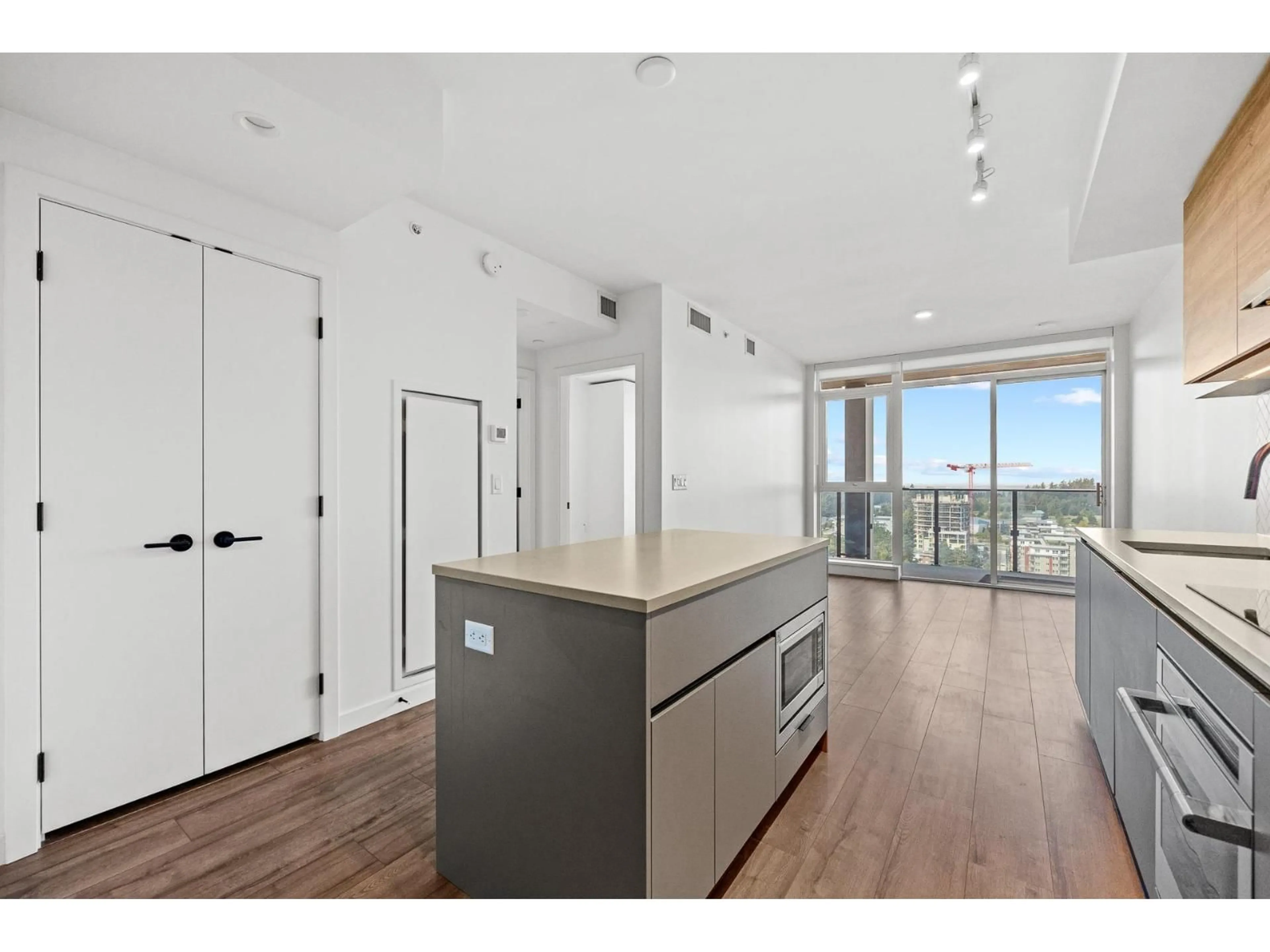 Open concept kitchen, unknown for 2011 - 13428 105 AVENUE, Surrey British Columbia V3T0S6