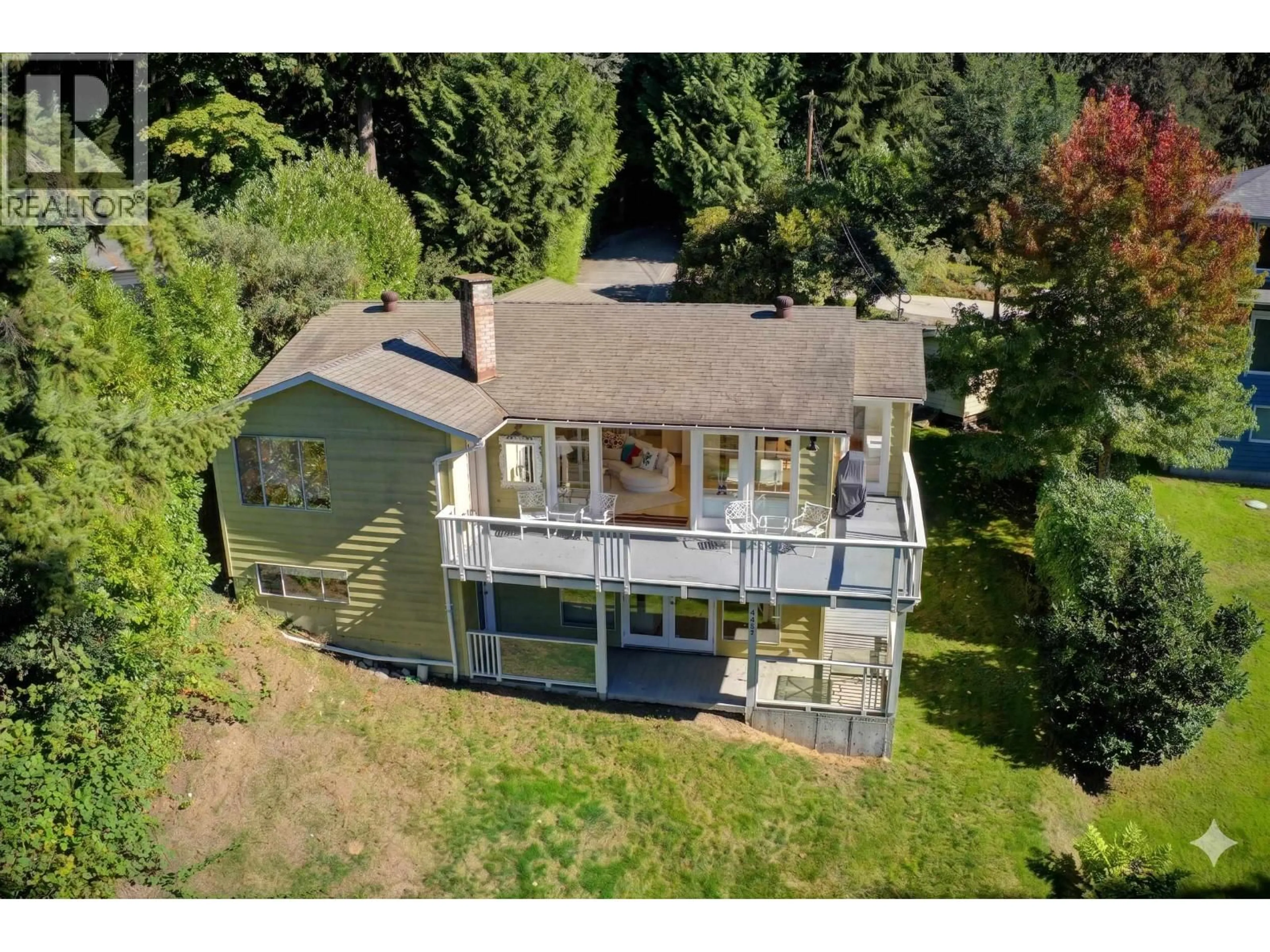 A pic from outside/outdoor area/front of a property/back of a property/a pic from drone, water/lake/river/ocean view for 4947 SUNSHINE COAST HIGHWAY, Sechelt British Columbia V7Z0B6
