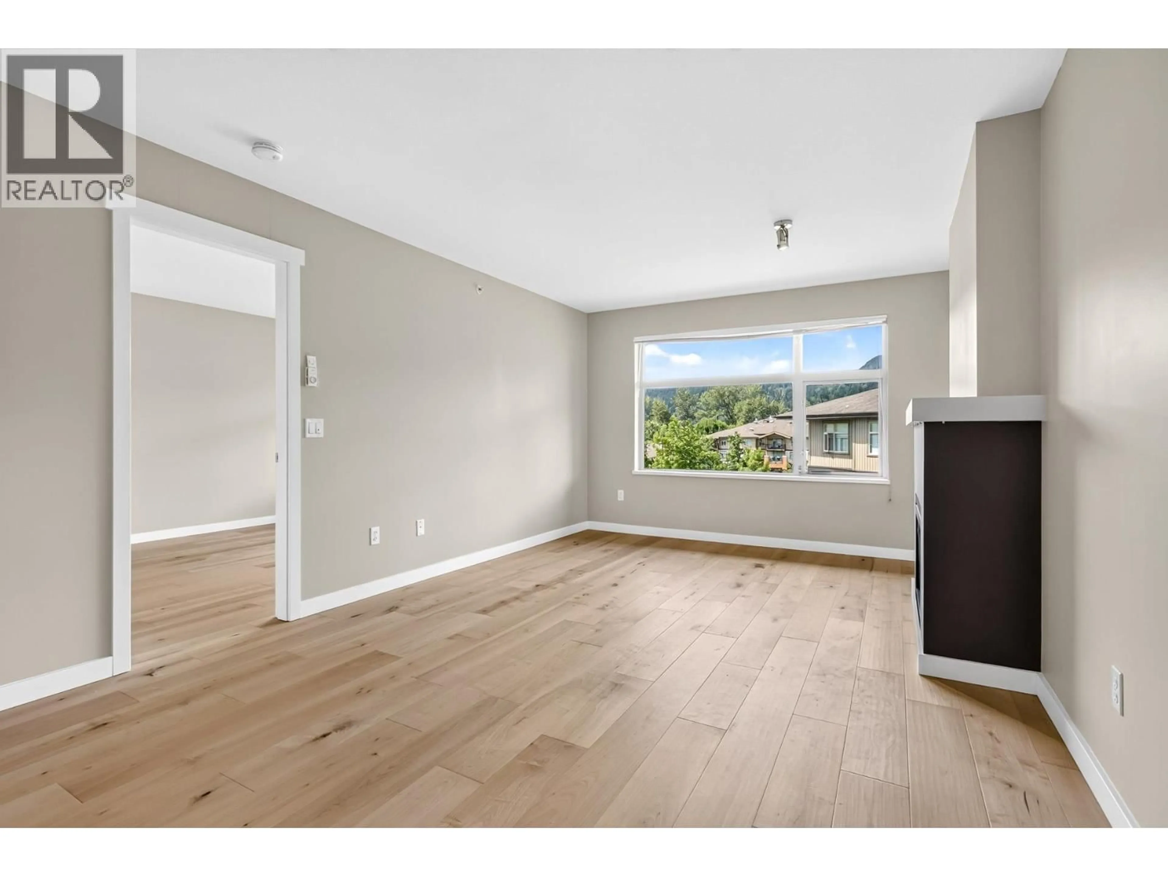 A pic of a room for 406 - 500 KLAHANIE DRIVE, Port Moody British Columbia V3H5L1