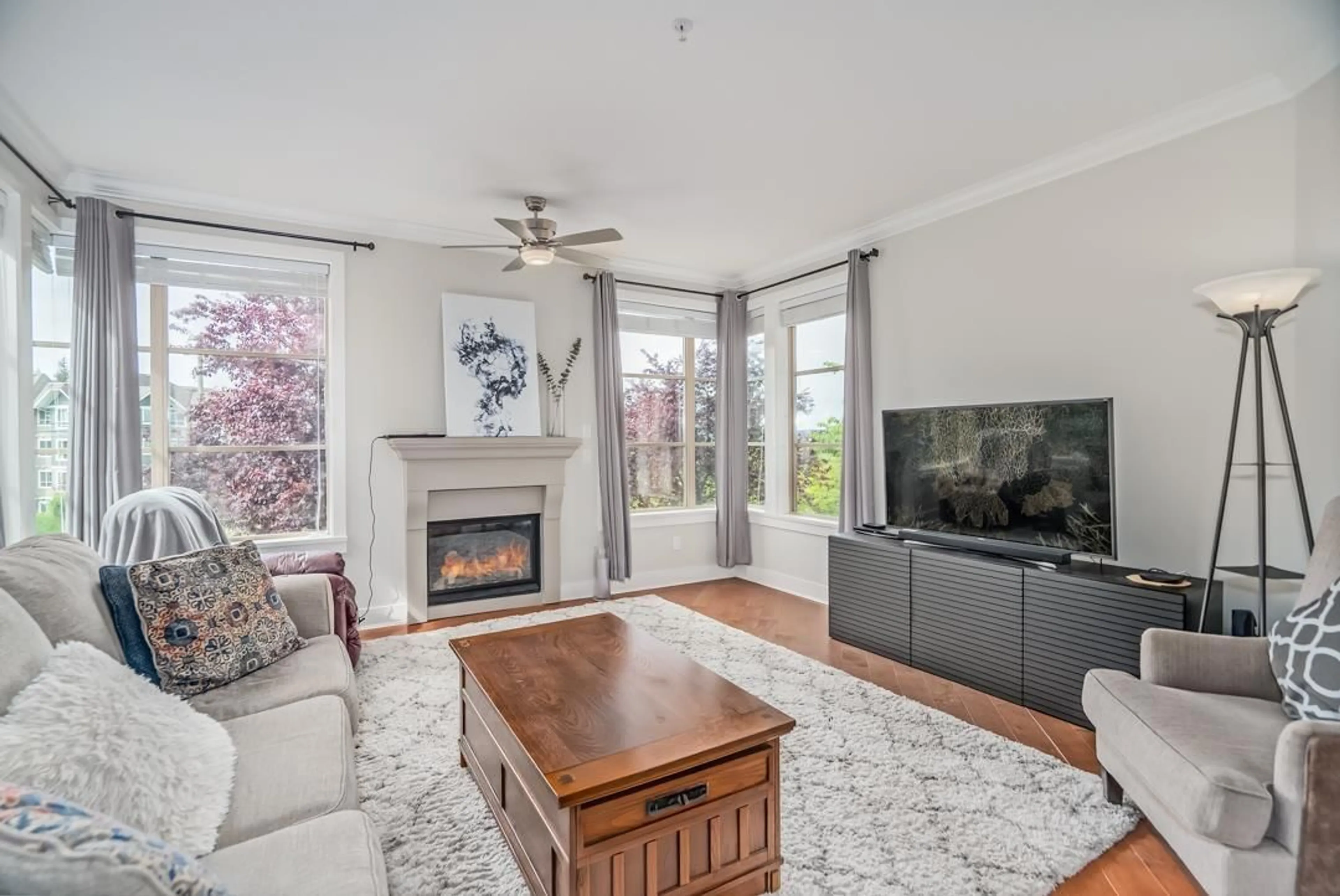 Living room with furniture, unknown for 204 - 16421 64 AVENUE, Surrey British Columbia V3S6V7