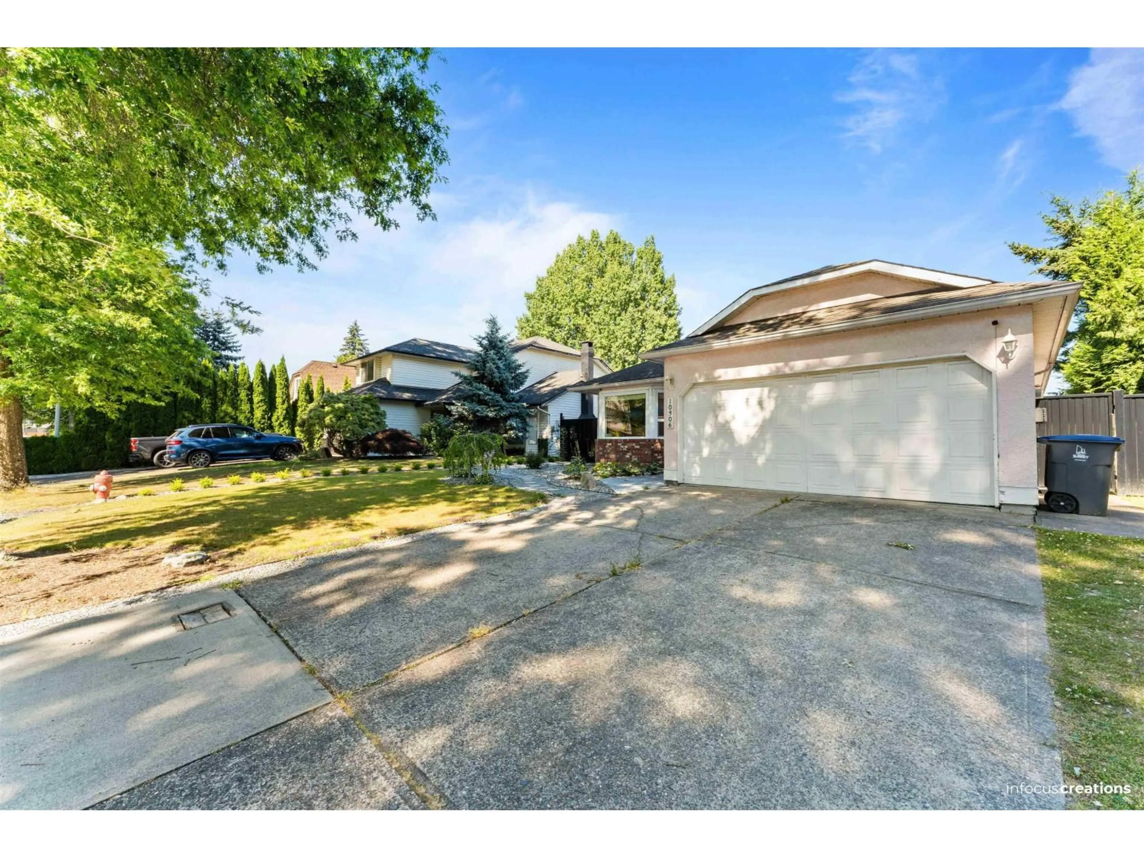 A pic from outside/outdoor area/front of a property/back of a property/a pic from drone, street for 10306 167 STREET, Surrey British Columbia V4N1Z2