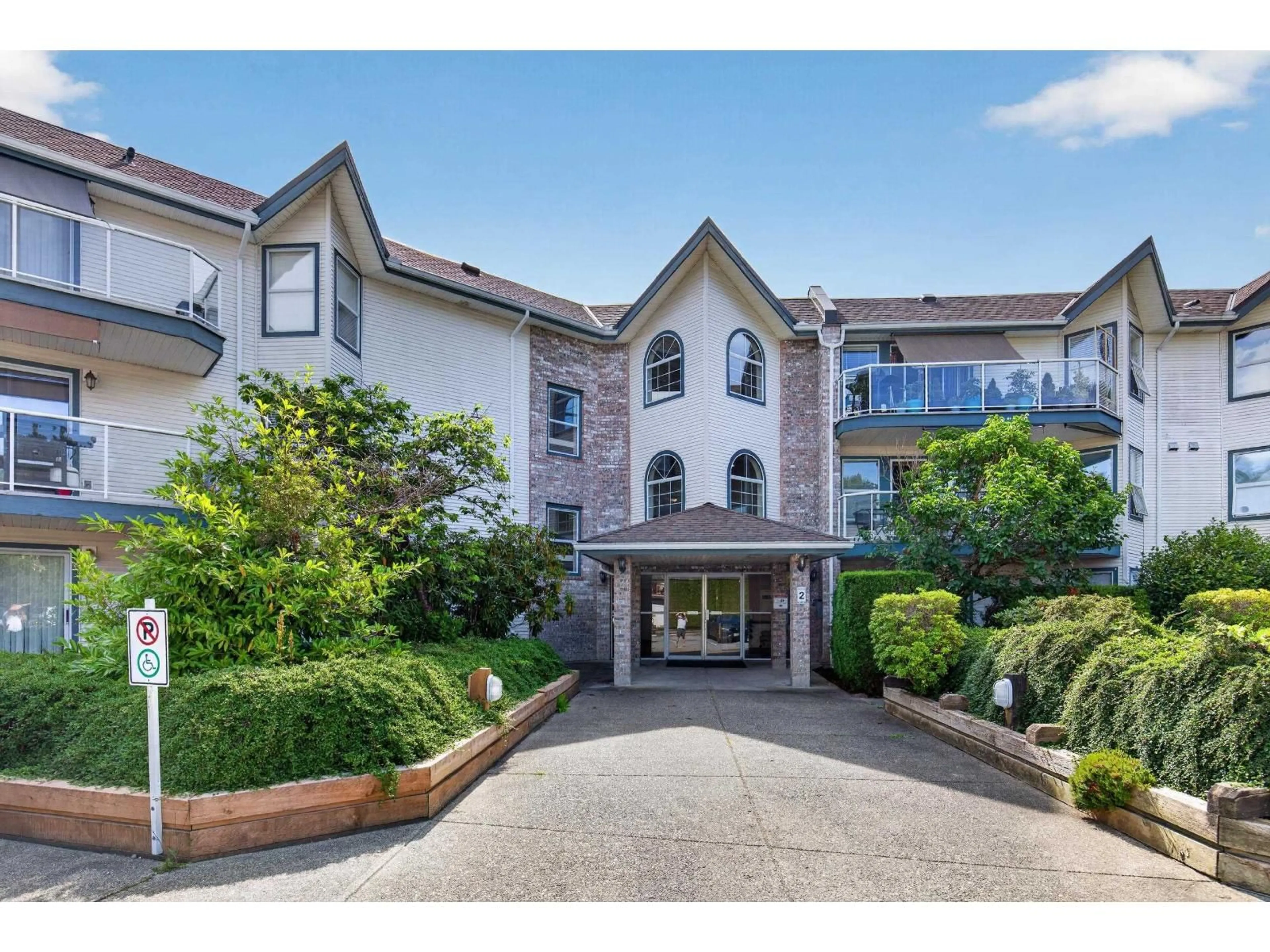 Unknown for 220 - 27358 32 AVENUE, Langley British Columbia V4W3M5