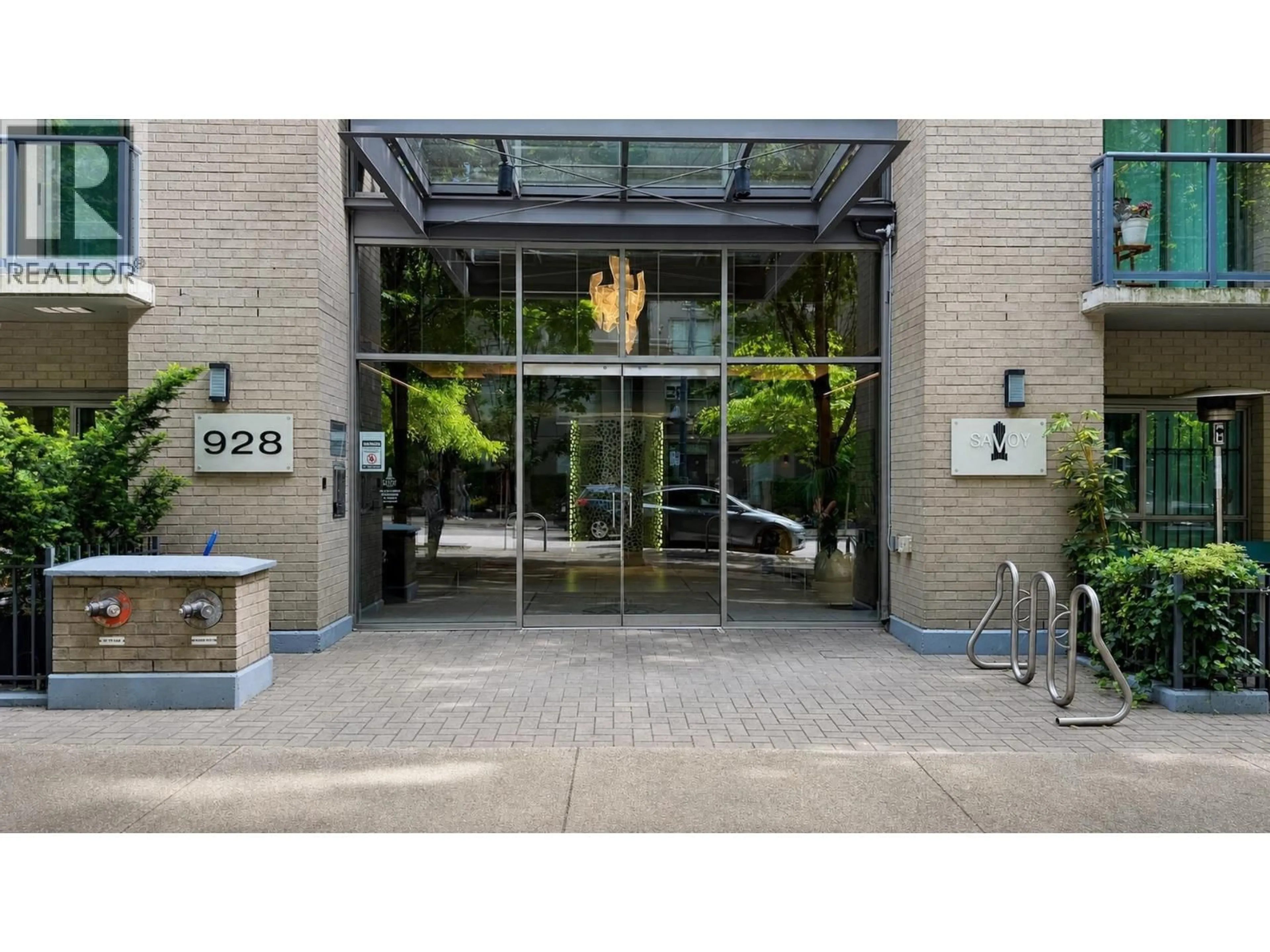 Indoor foyer for 1702 - 928 RICHARDS STREET, Vancouver British Columbia V6B6P6
