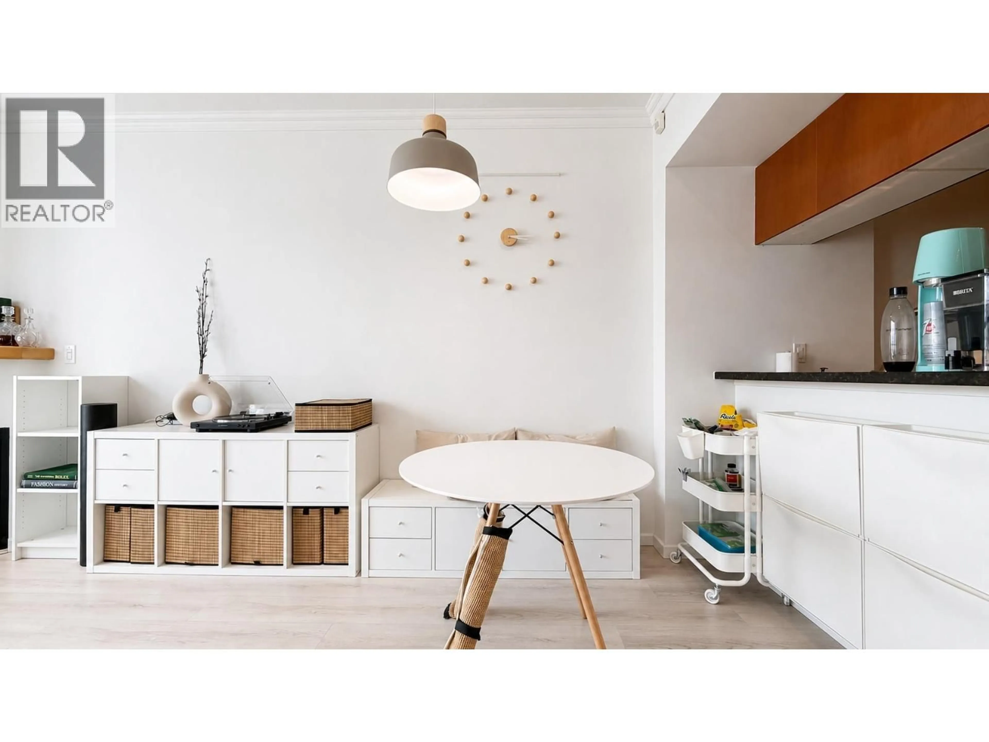 Contemporary kitchen, wood/laminate floor for 1702 - 928 RICHARDS STREET, Vancouver British Columbia V6B6P6