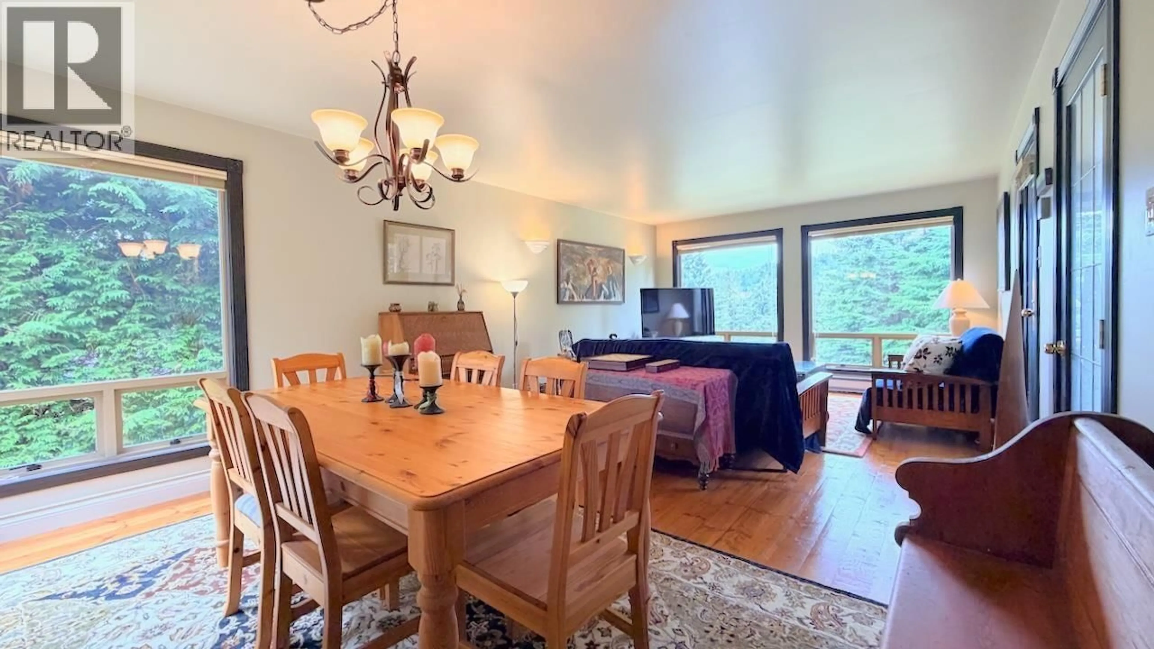Dining room, wood/laminate floor for 234 MARINERS WAY, Mayne Island British Columbia V0N2J2