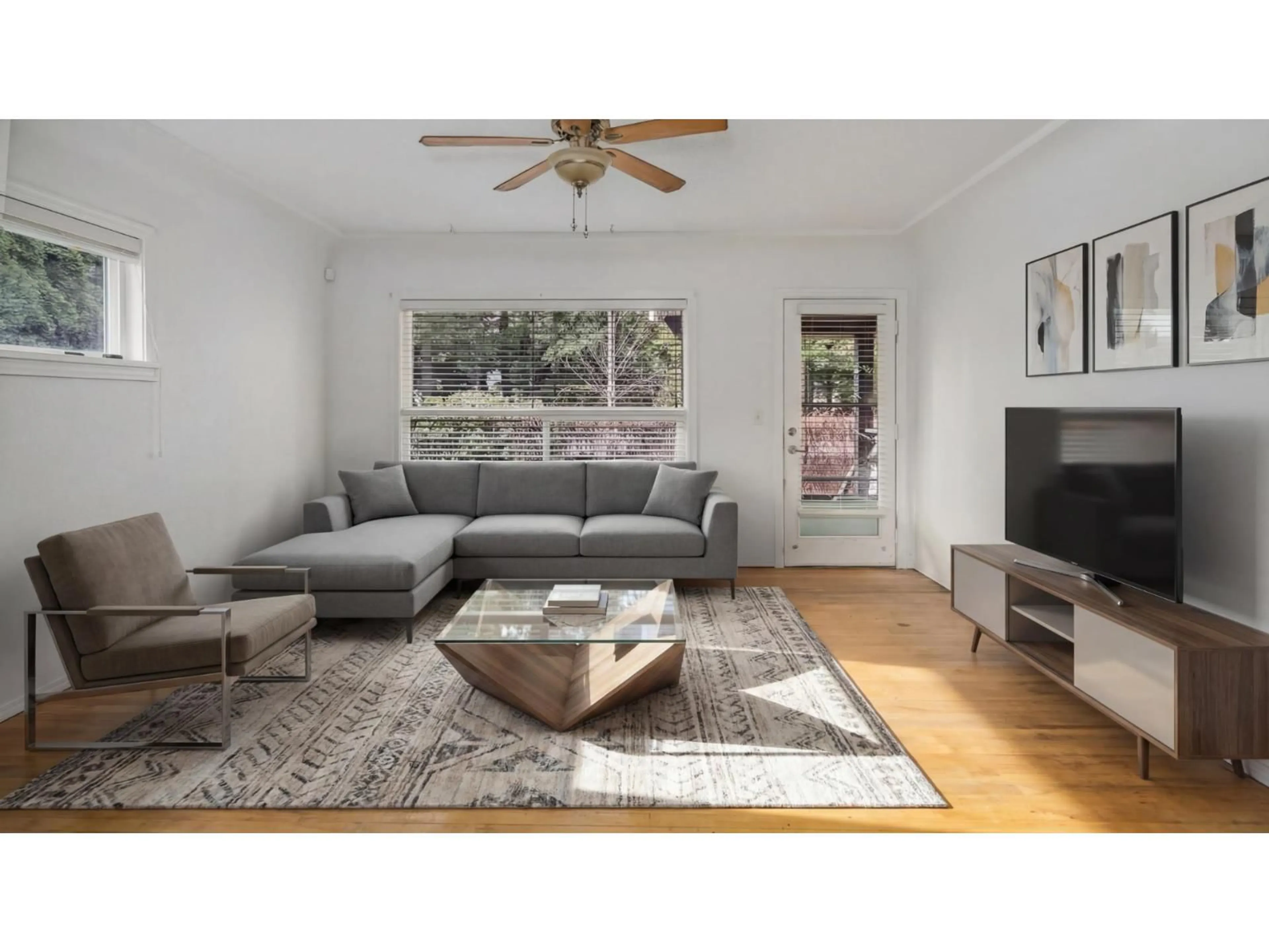 Living room with furniture, wood/laminate floor for 621 WATER AVENUE, Hope British Columbia V0X1L0