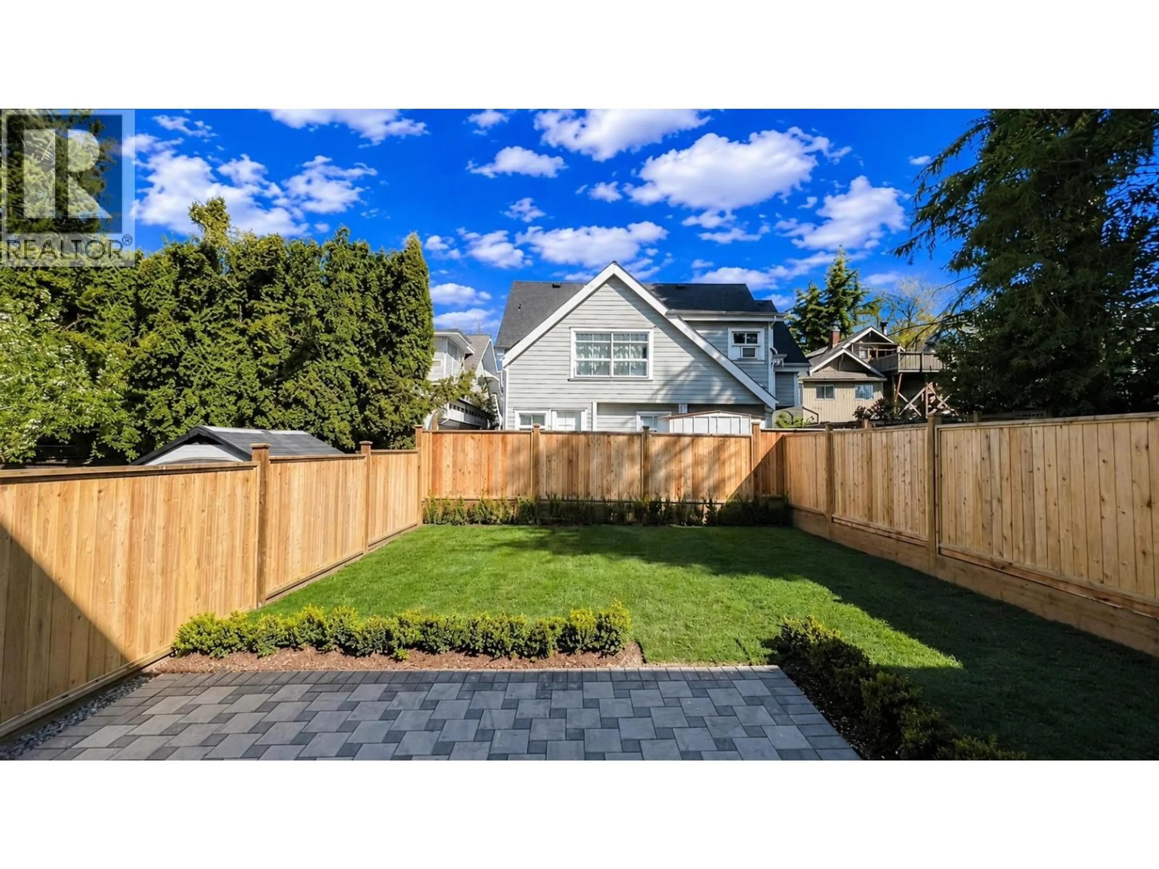 A pic from outside/outdoor area/front of a property/back of a property/a pic from drone, street for 2373 7TH AVENUE, Vancouver British Columbia V6K1Y4