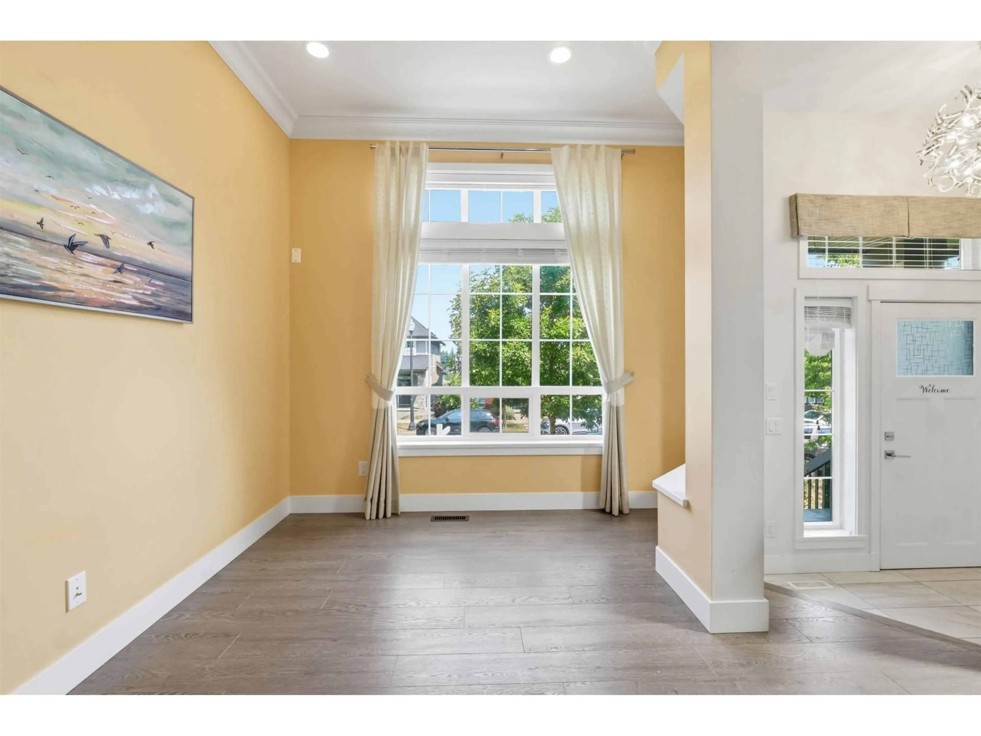 Indoor entryway for 15878 29A AVENUE, Surrey British Columbia V3Z0N3