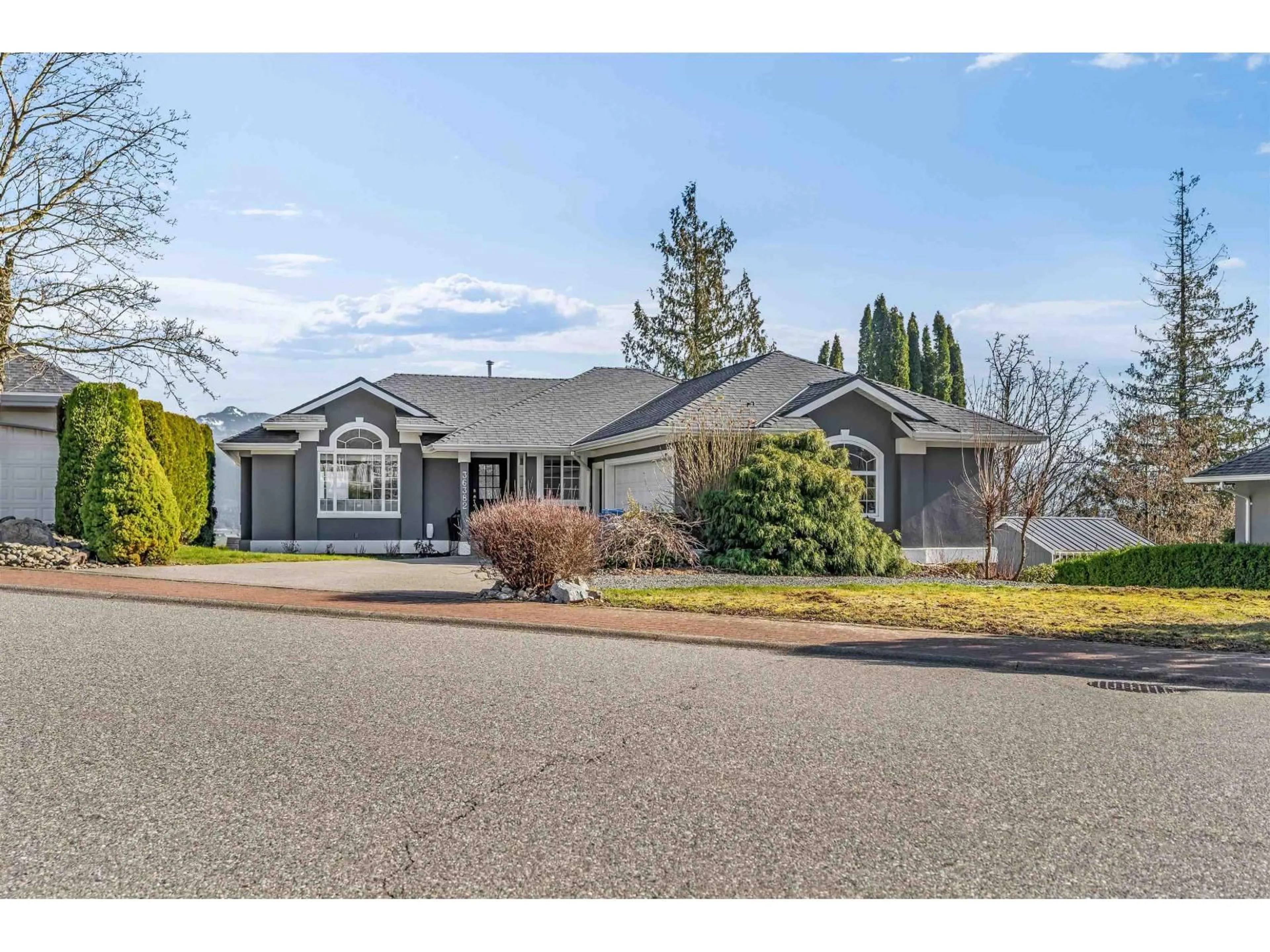 Home with vinyl exterior material, street for 36382 SANDRINGHAM DRIVE, Abbotsford British Columbia V3G2M5