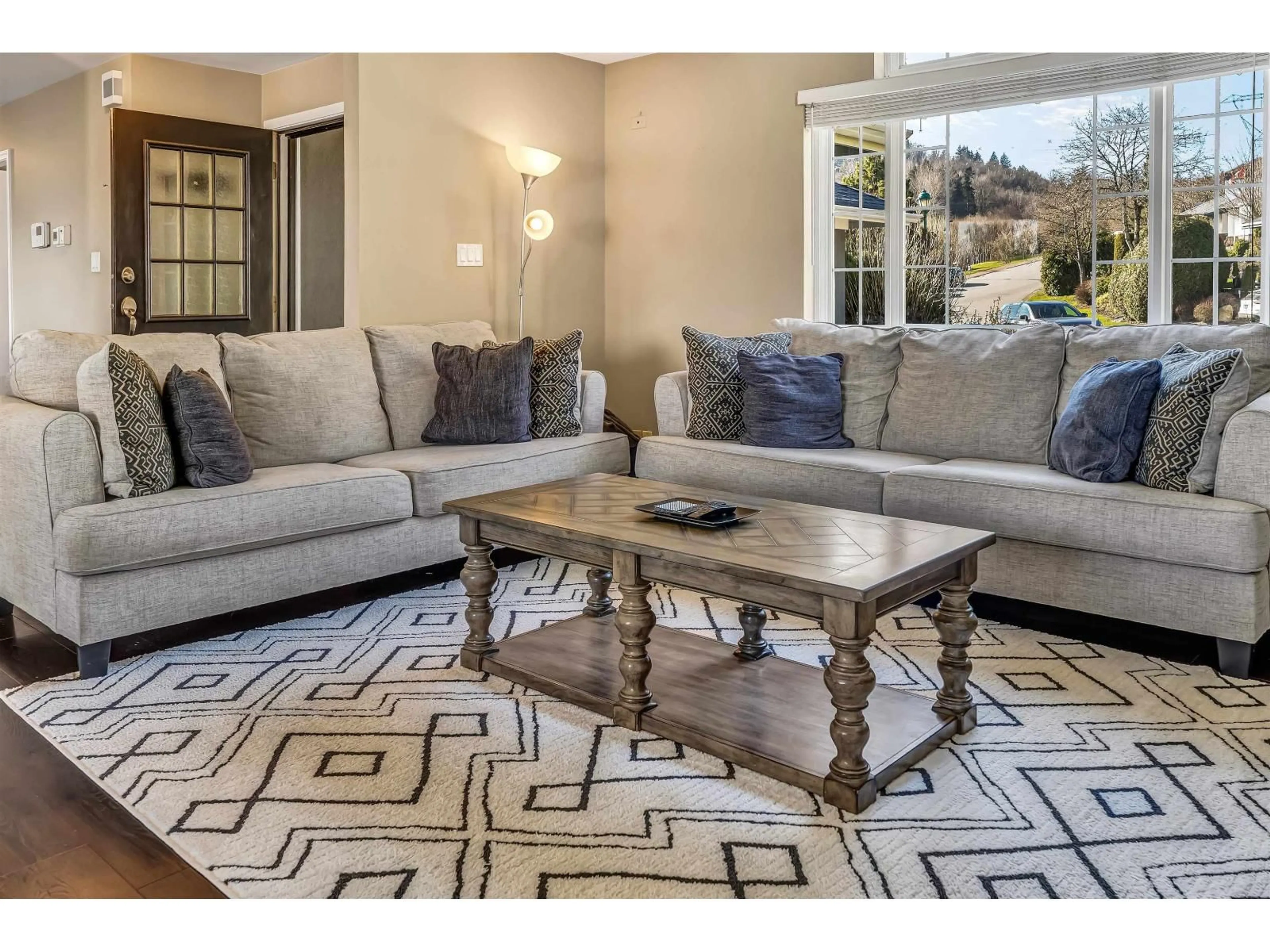 Living room with furniture, unknown for 36382 SANDRINGHAM DRIVE, Abbotsford British Columbia V3G2M5