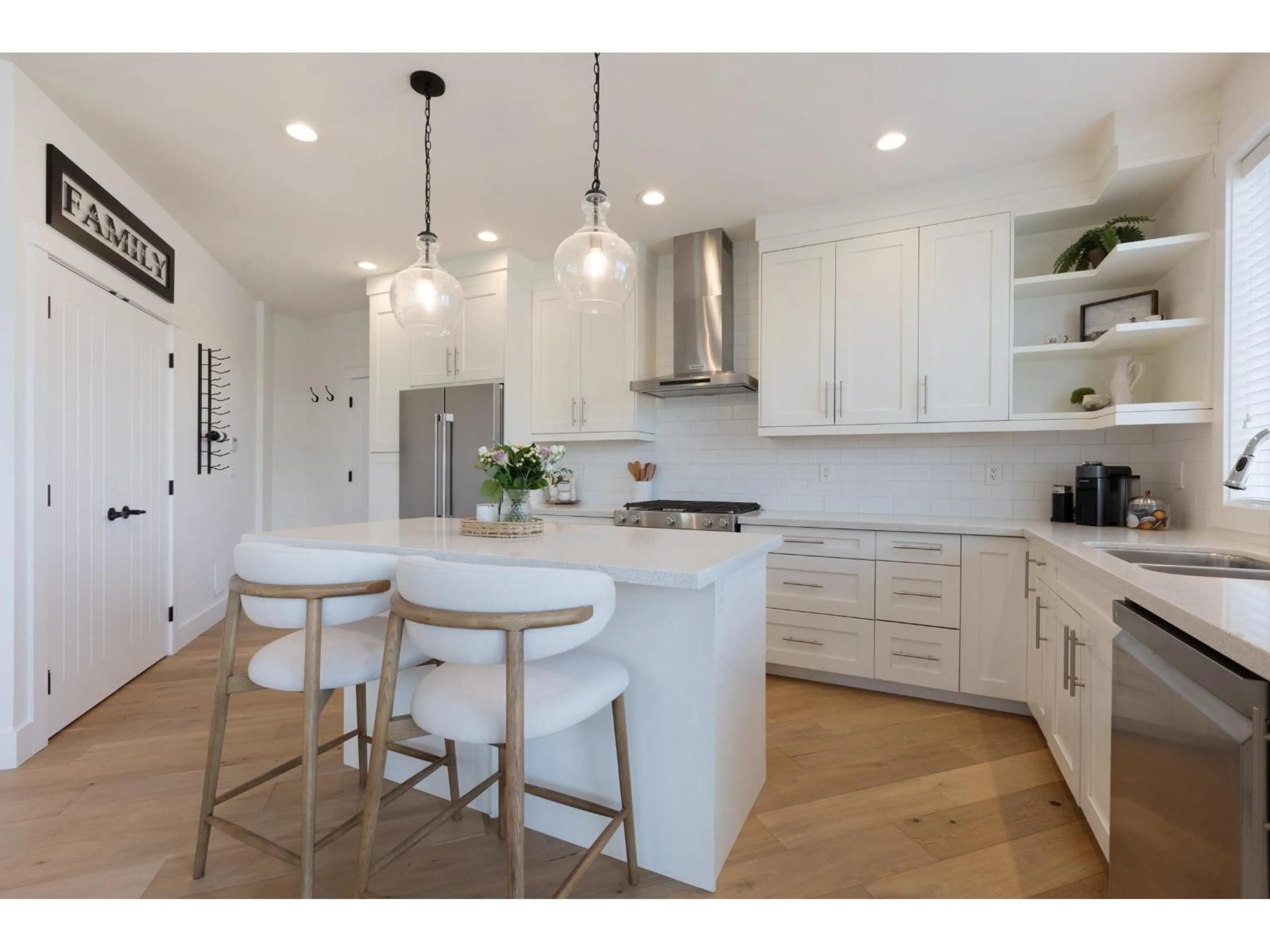 Open concept kitchen, unknown for 17851 71 AVENUE, Surrey British Columbia V3S7C7