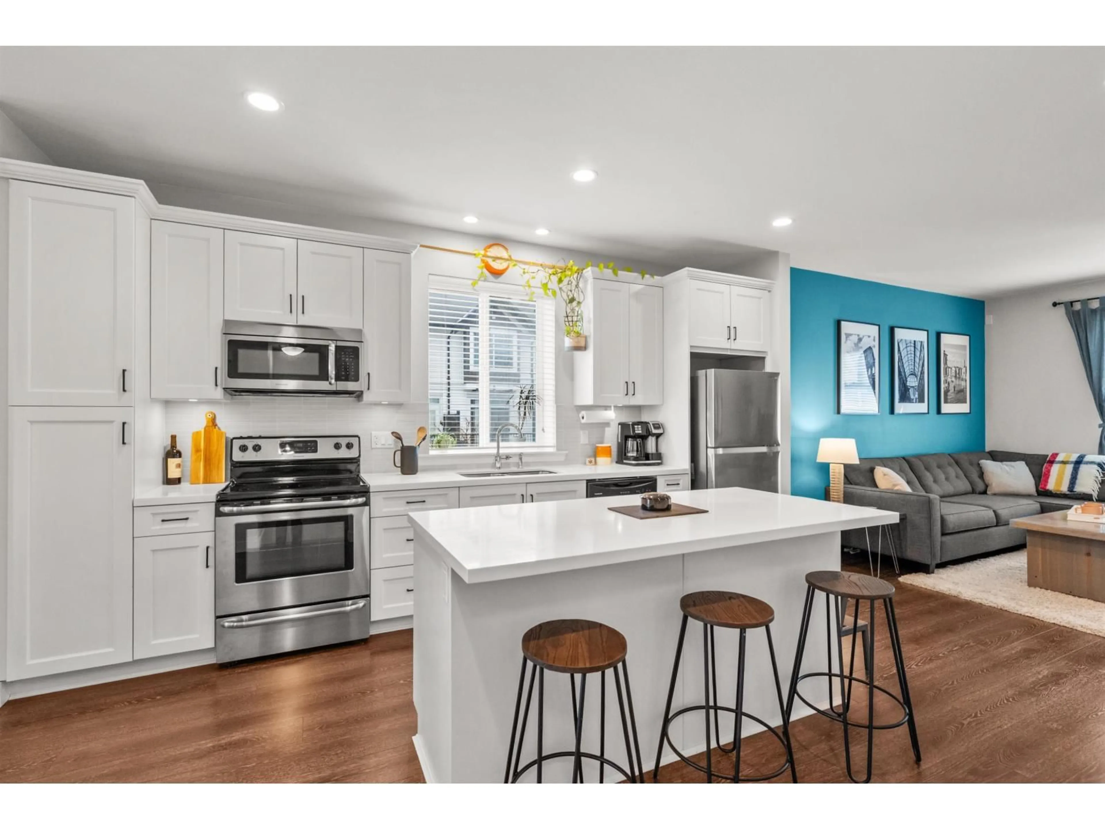 Open concept kitchen, unknown for 23 - 14271 60 AVENUE, Surrey British Columbia V3X2N4