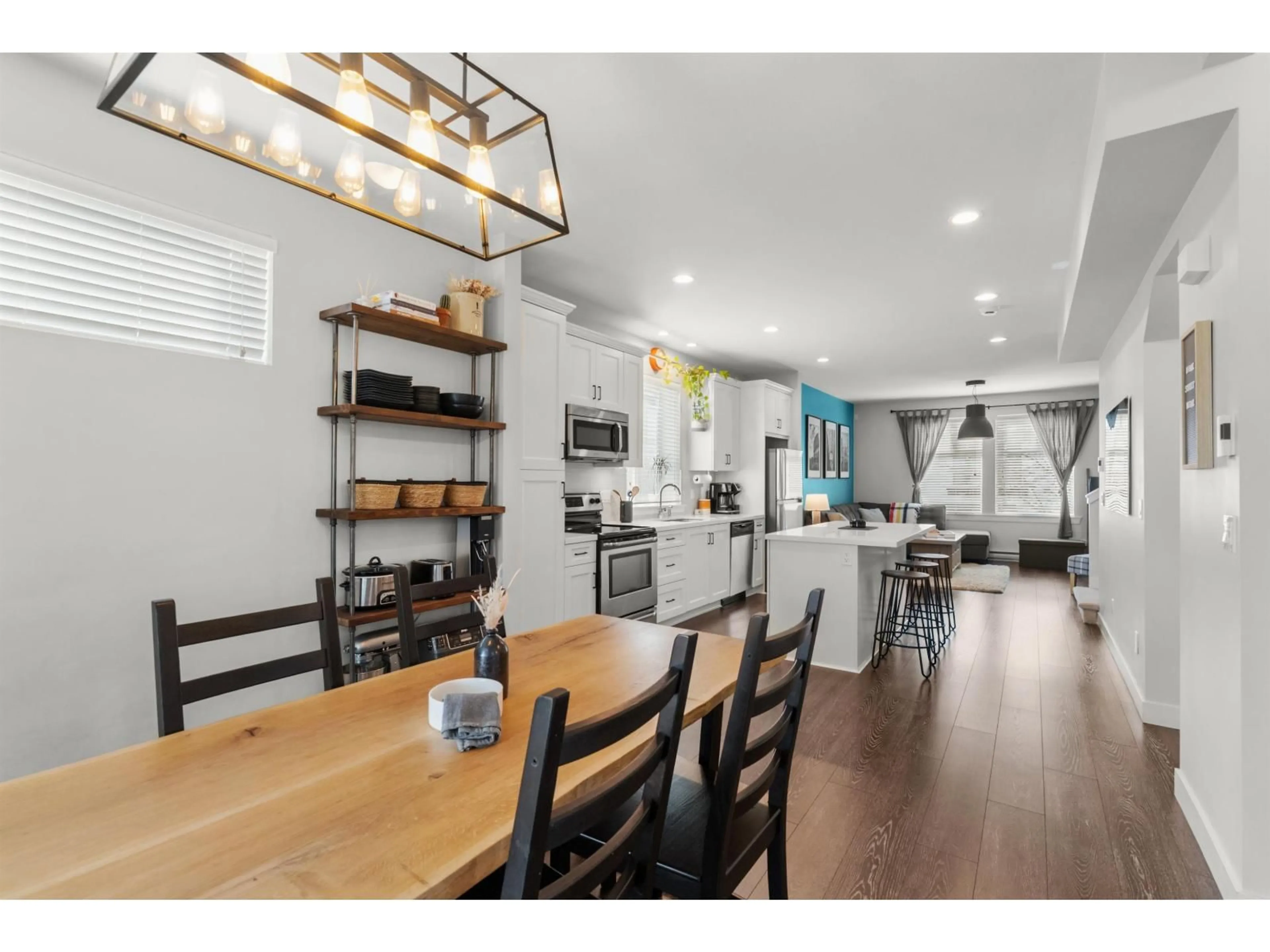 Open concept kitchen, wood/laminate floor for 23 - 14271 60 AVENUE, Surrey British Columbia V3X2N4