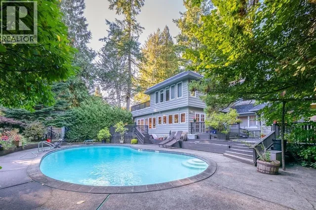 4786 4TH AVENUE, Vancouver 2