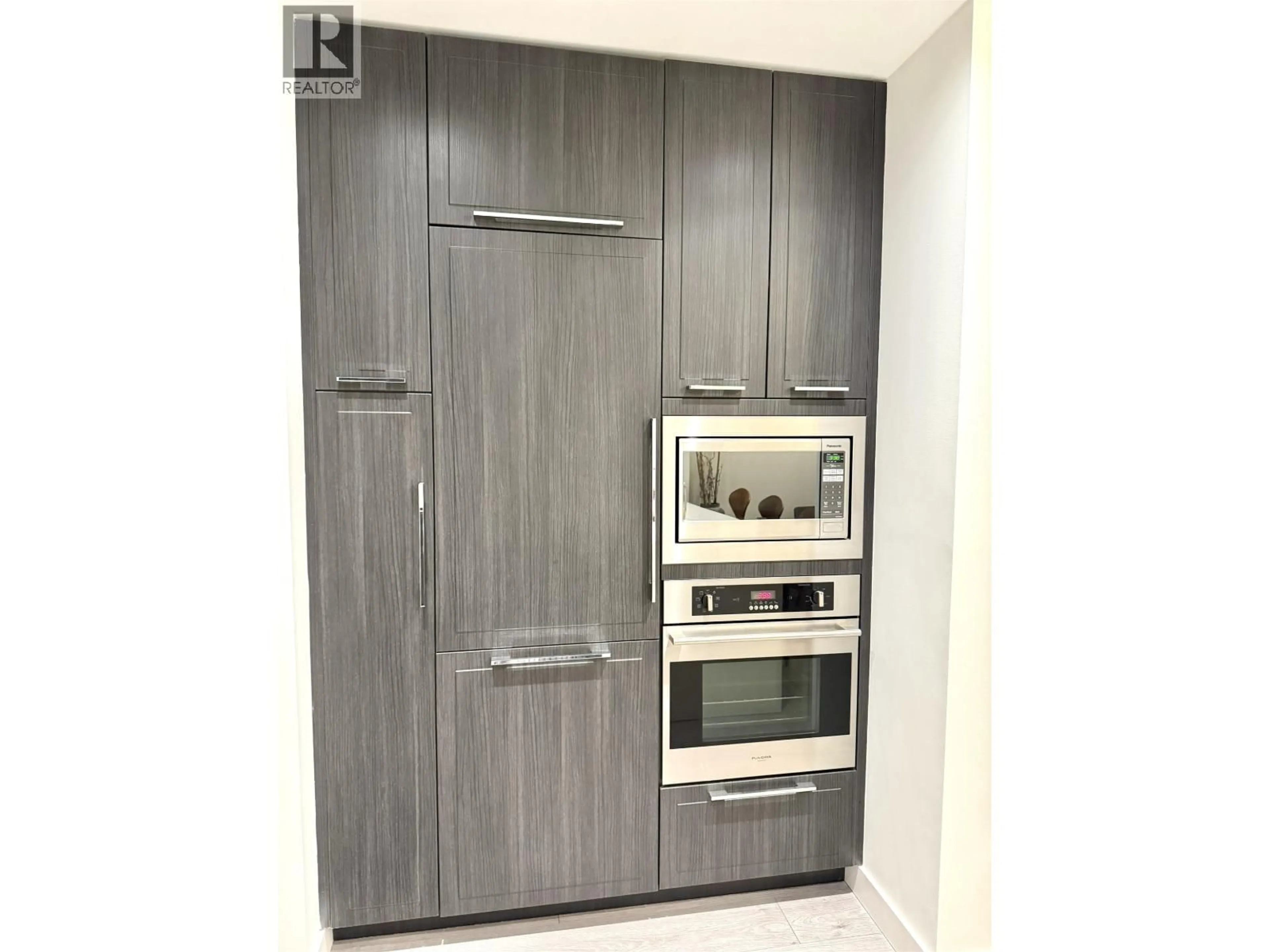 Standard kitchen, wood/laminate floor for 106 - 6633 CAMBIE STREET, Vancouver British Columbia V6P0E5