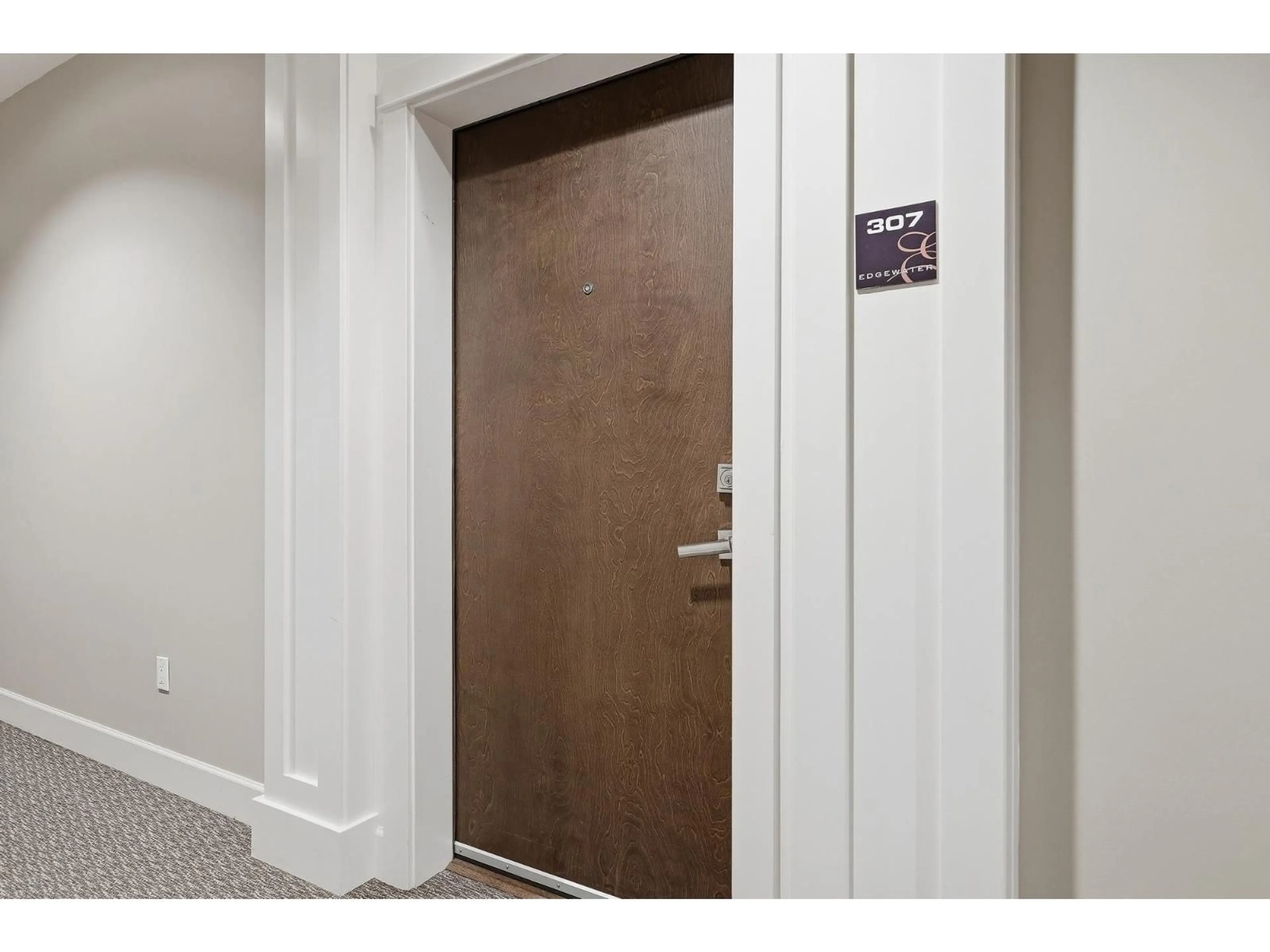 Indoor foyer for 307 - 15195 36 AVENUE, Surrey British Columbia V3Z4R3