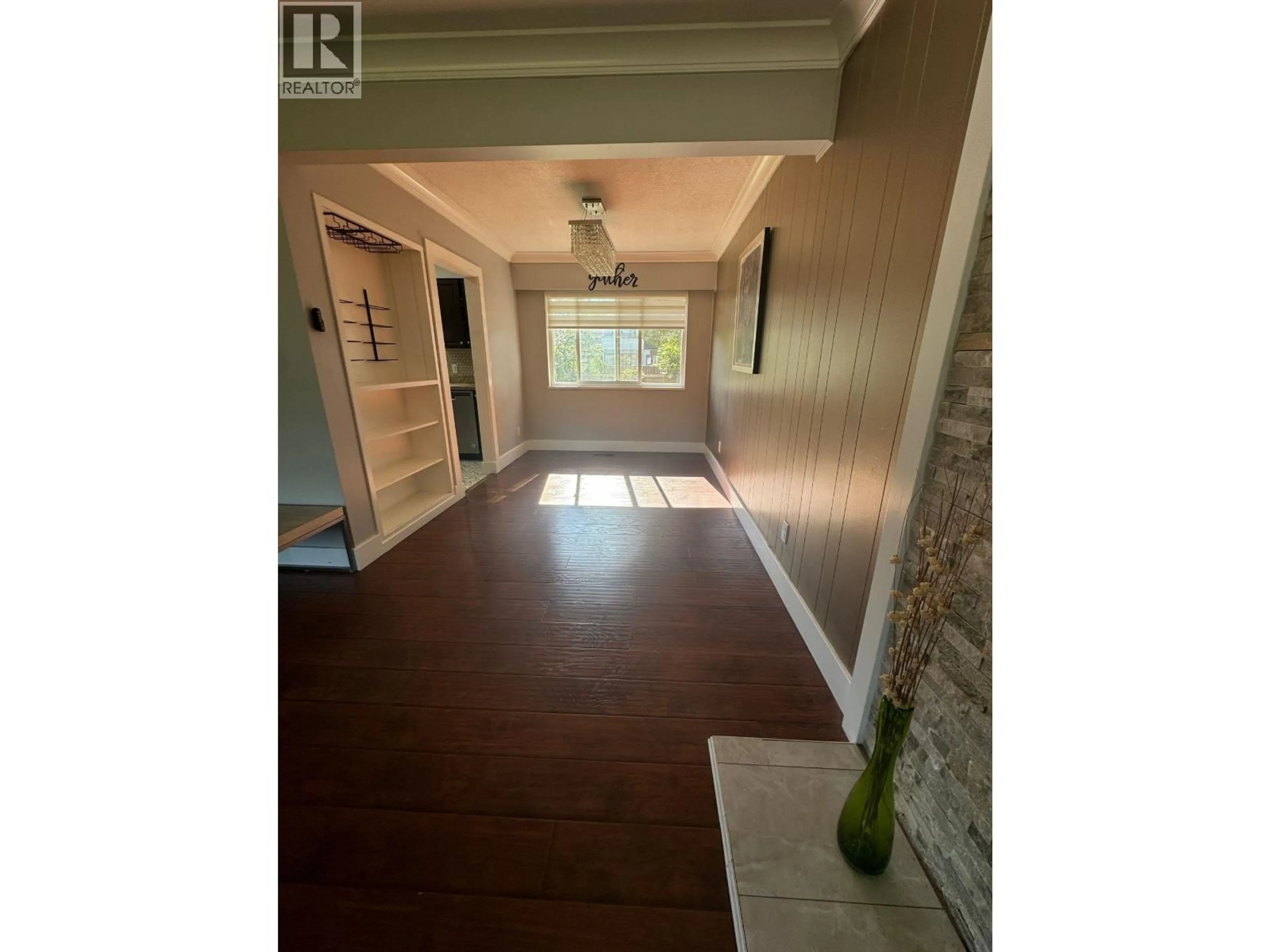 Indoor entryway for 11331 SEAFIELD CRESCENT, Richmond British Columbia V7A3J1