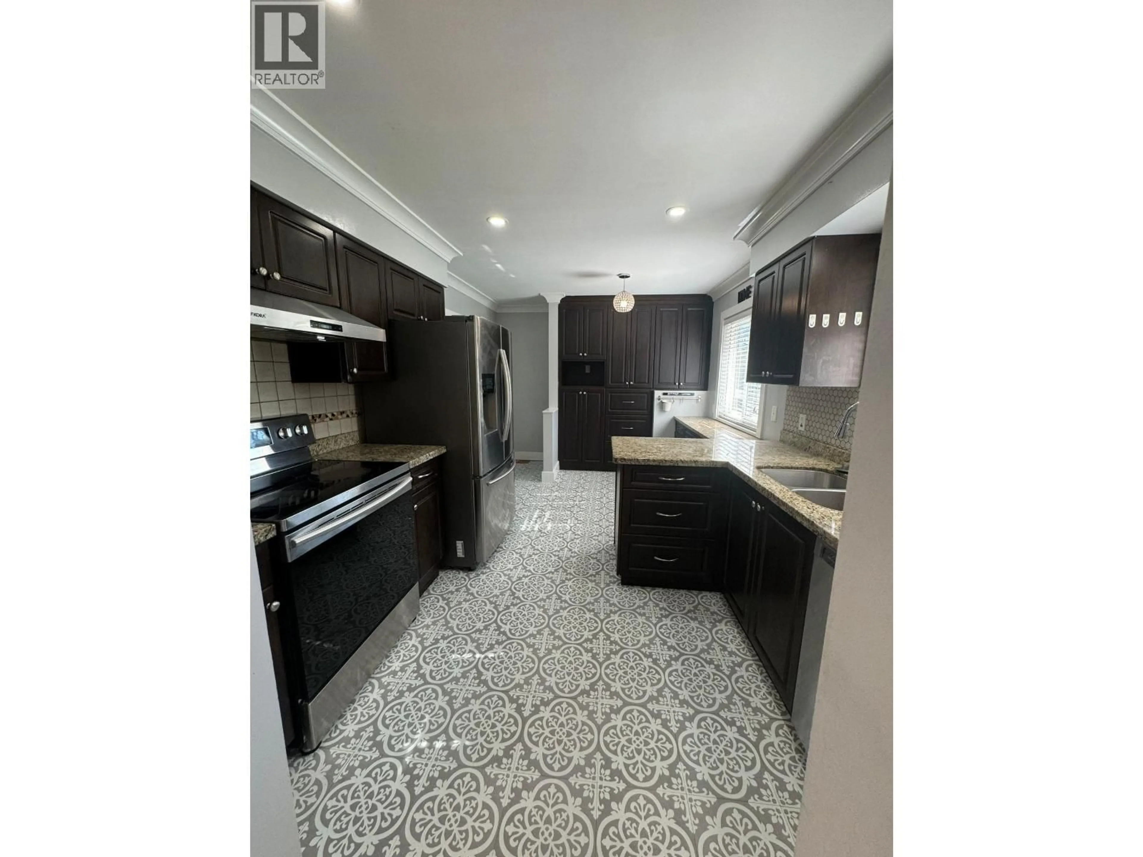 Open concept kitchen, ceramic/tile floor for 11331 SEAFIELD CRESCENT, Richmond British Columbia V7A3J1