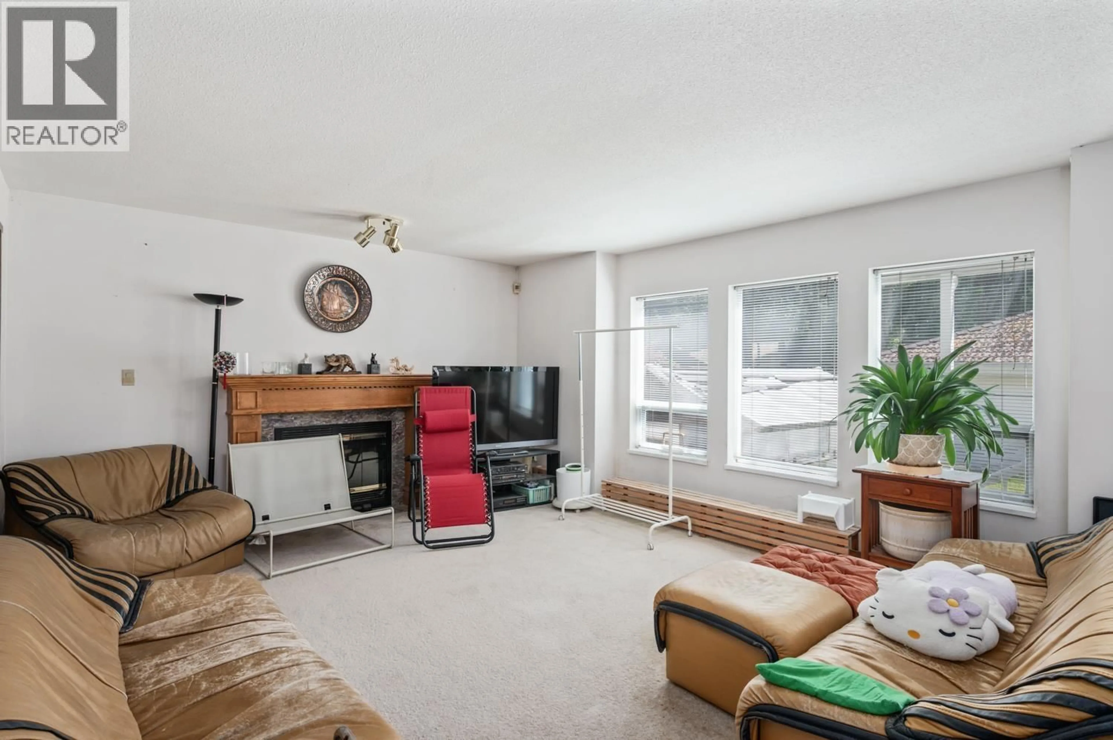 Living room with furniture, unknown for 3662 49TH AVENUE, Vancouver British Columbia V6N3T8