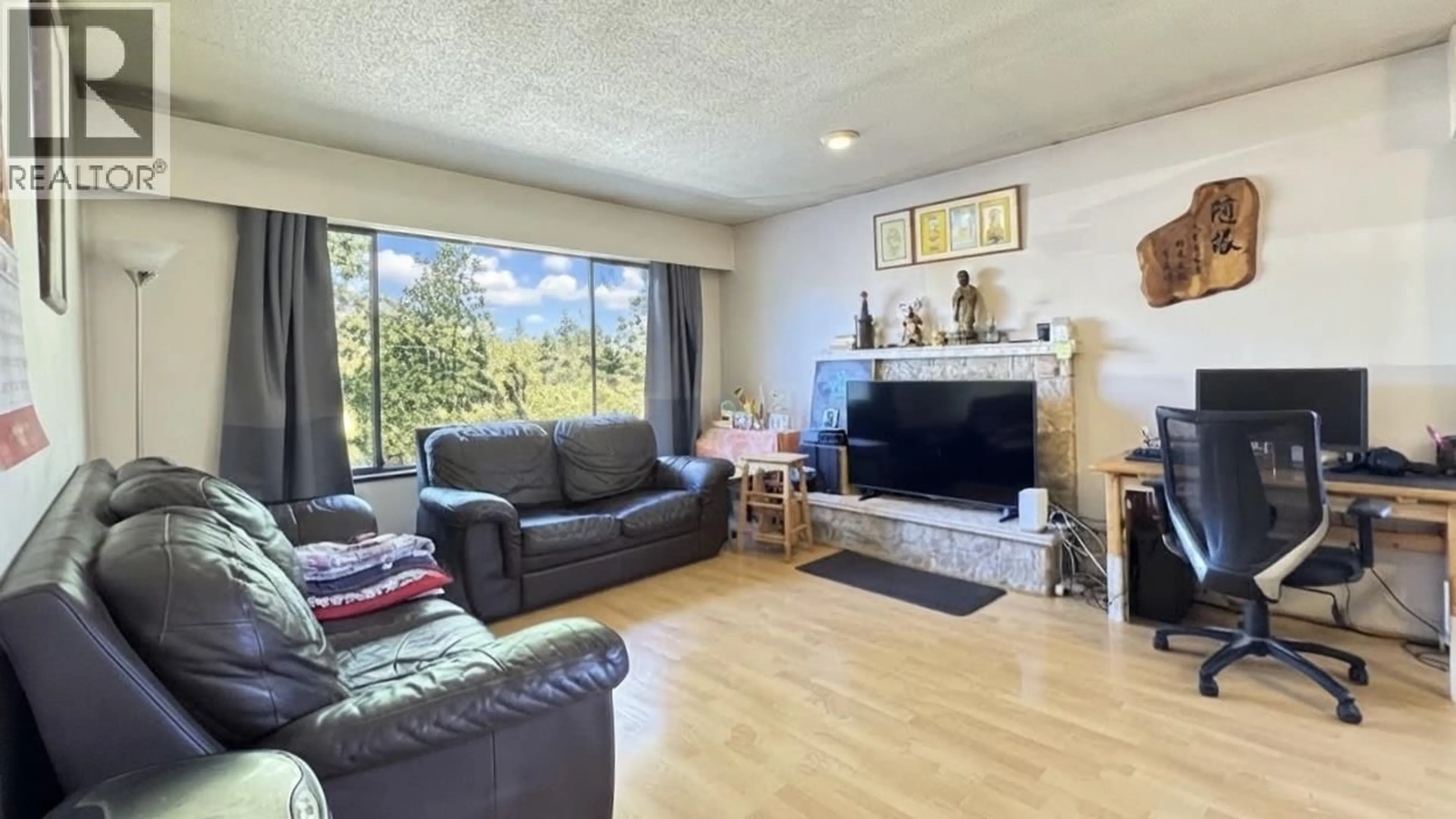 Living room with furniture, unknown for 10140 WESTMINSTER HIGHWAY, Richmond British Columbia V6X1B2
