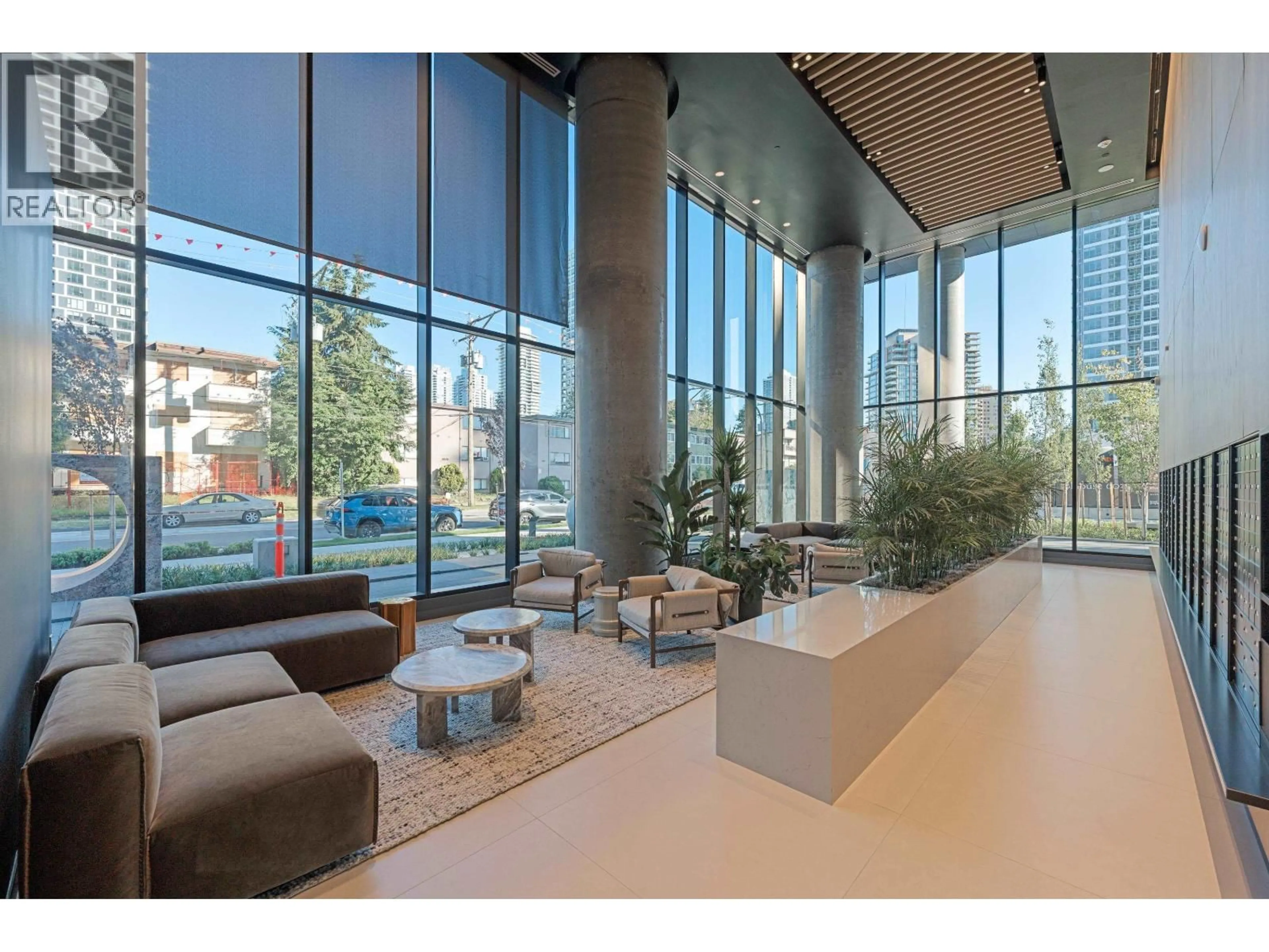 Indoor foyer for 2108 - 5987 WILSON AVENUE, Burnaby British Columbia V5H0L7