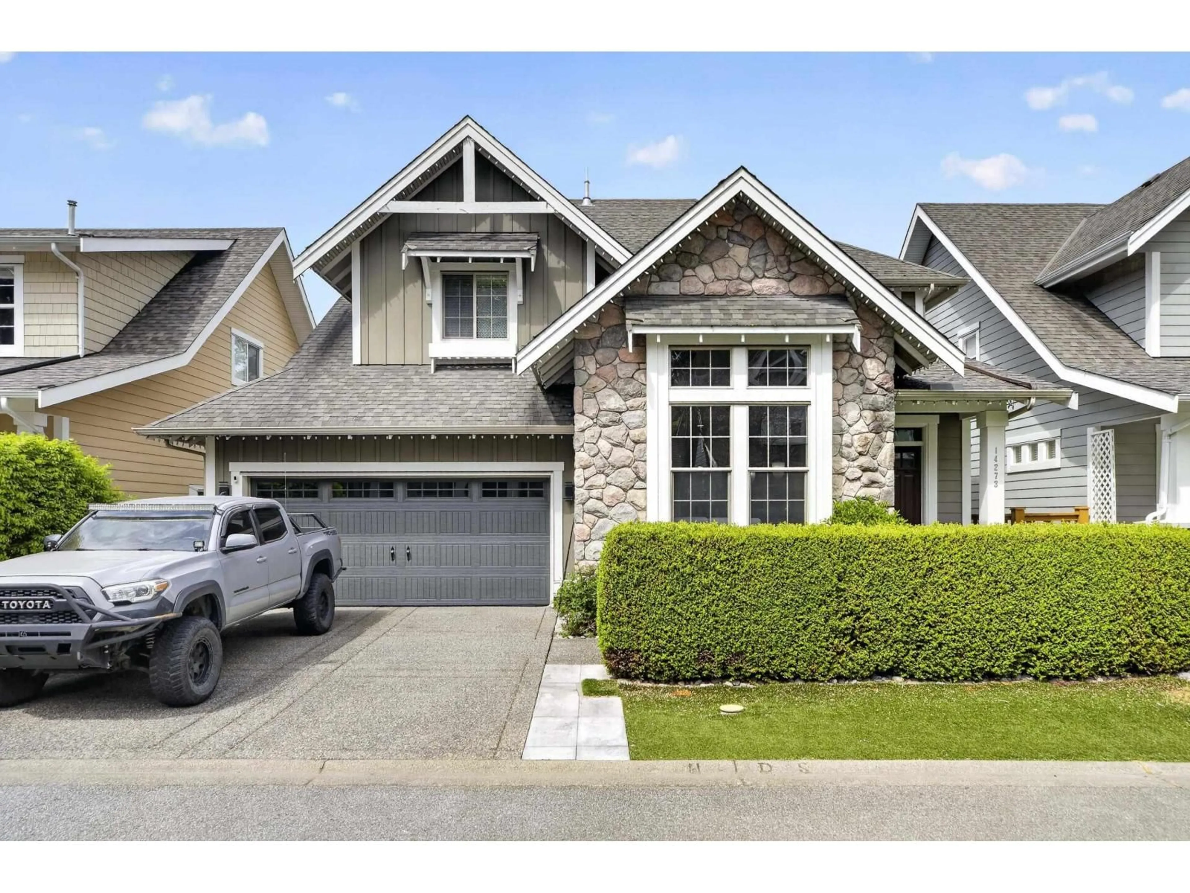 Home with vinyl exterior material, street for 14273 36A AVENUE, Surrey British Columbia V4P0C2