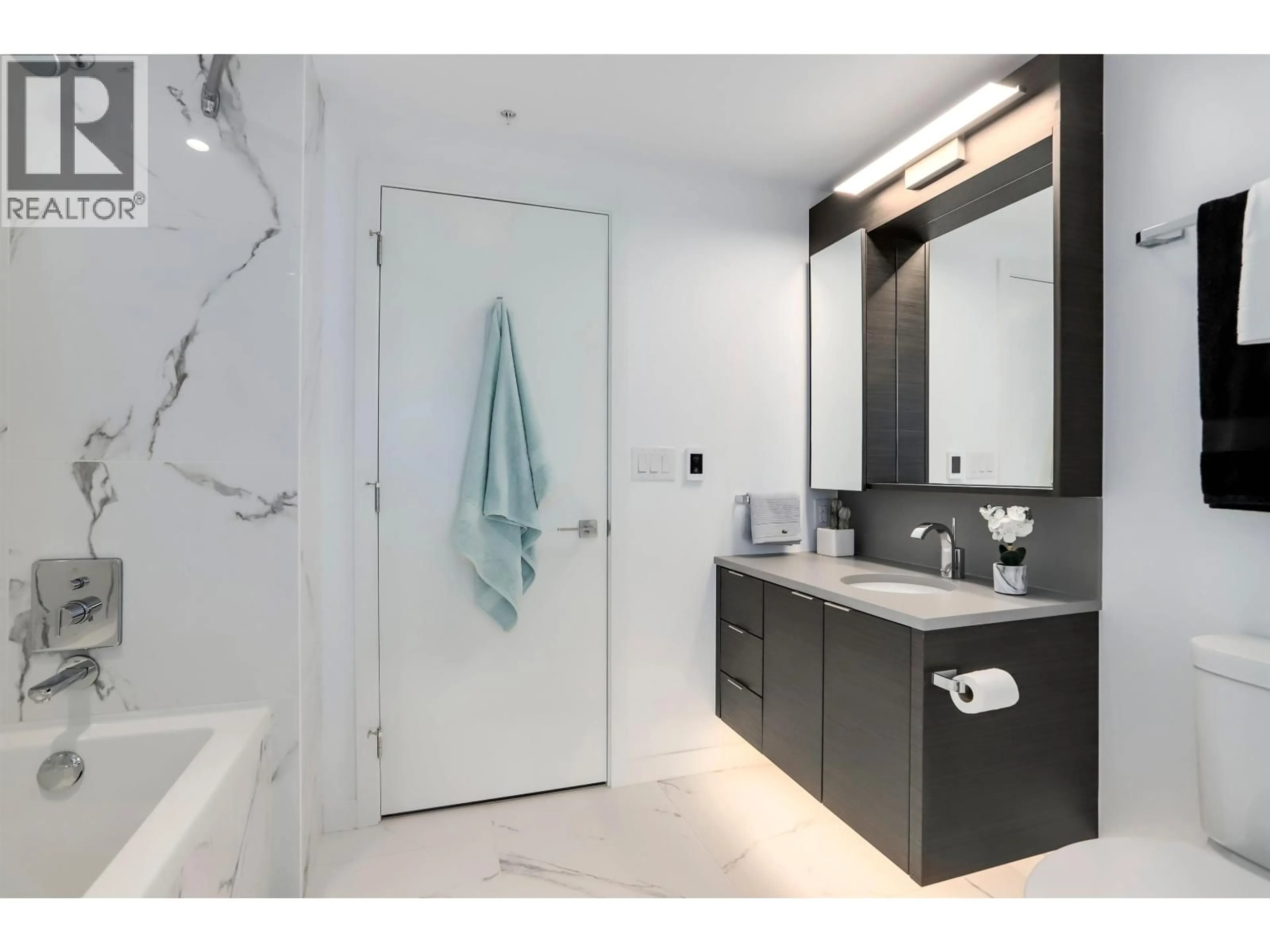 Contemporary bathroom, ceramic/tile floor for 808 - 1688 PULLMAN PORTER STREET, Vancouver British Columbia V6A0H3