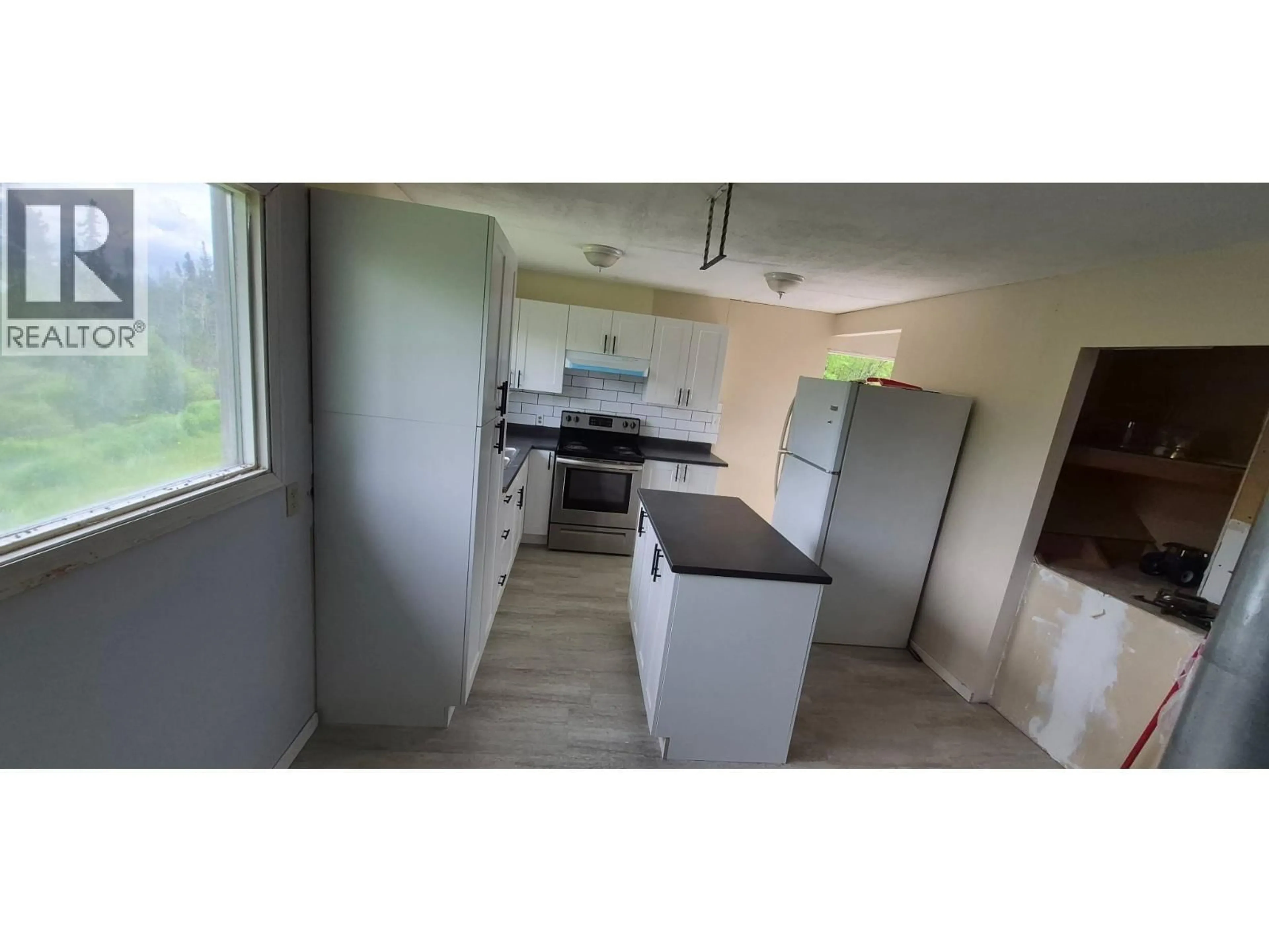 Standard kitchen, unknown for 43378 97 HIGHWAY, Quesnel British Columbia V2J6X5