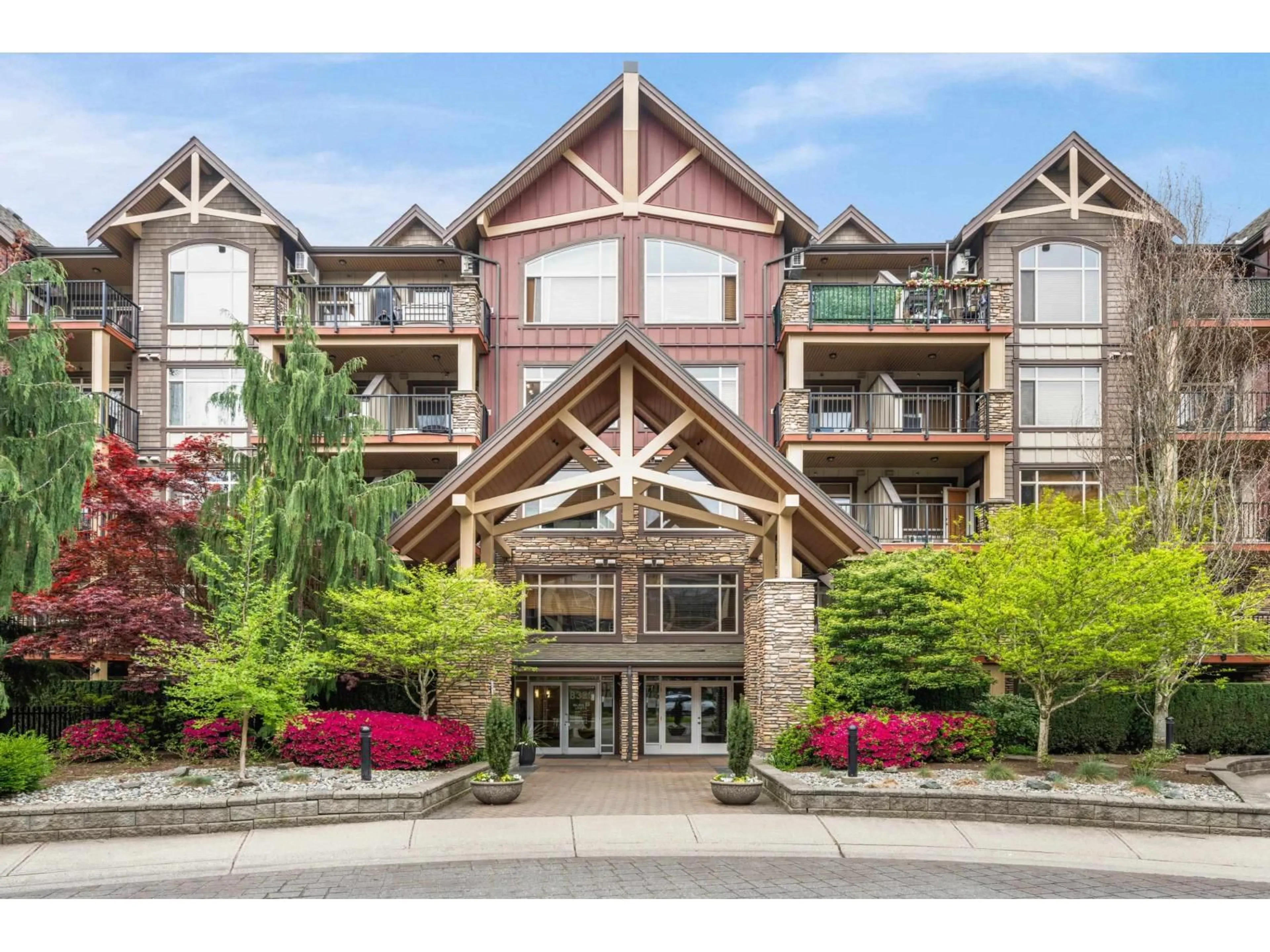 Indoor foyer for 266 - 8328 207A STREET, Langley British Columbia V2Y0K5