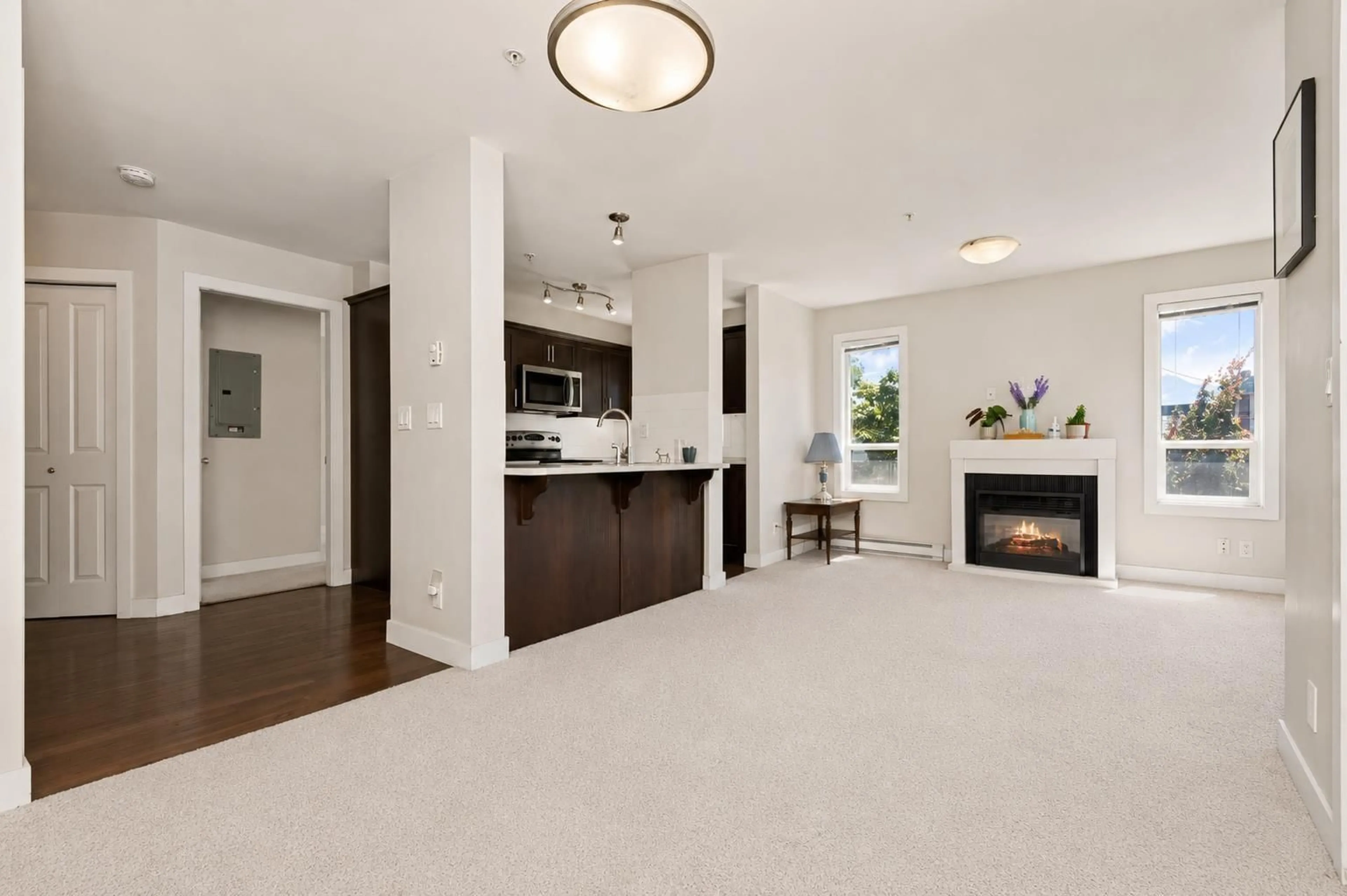 Open concept kitchen, unknown for 206 - 9422 VICTOR STREET, Chilliwack British Columbia V2P0B8
