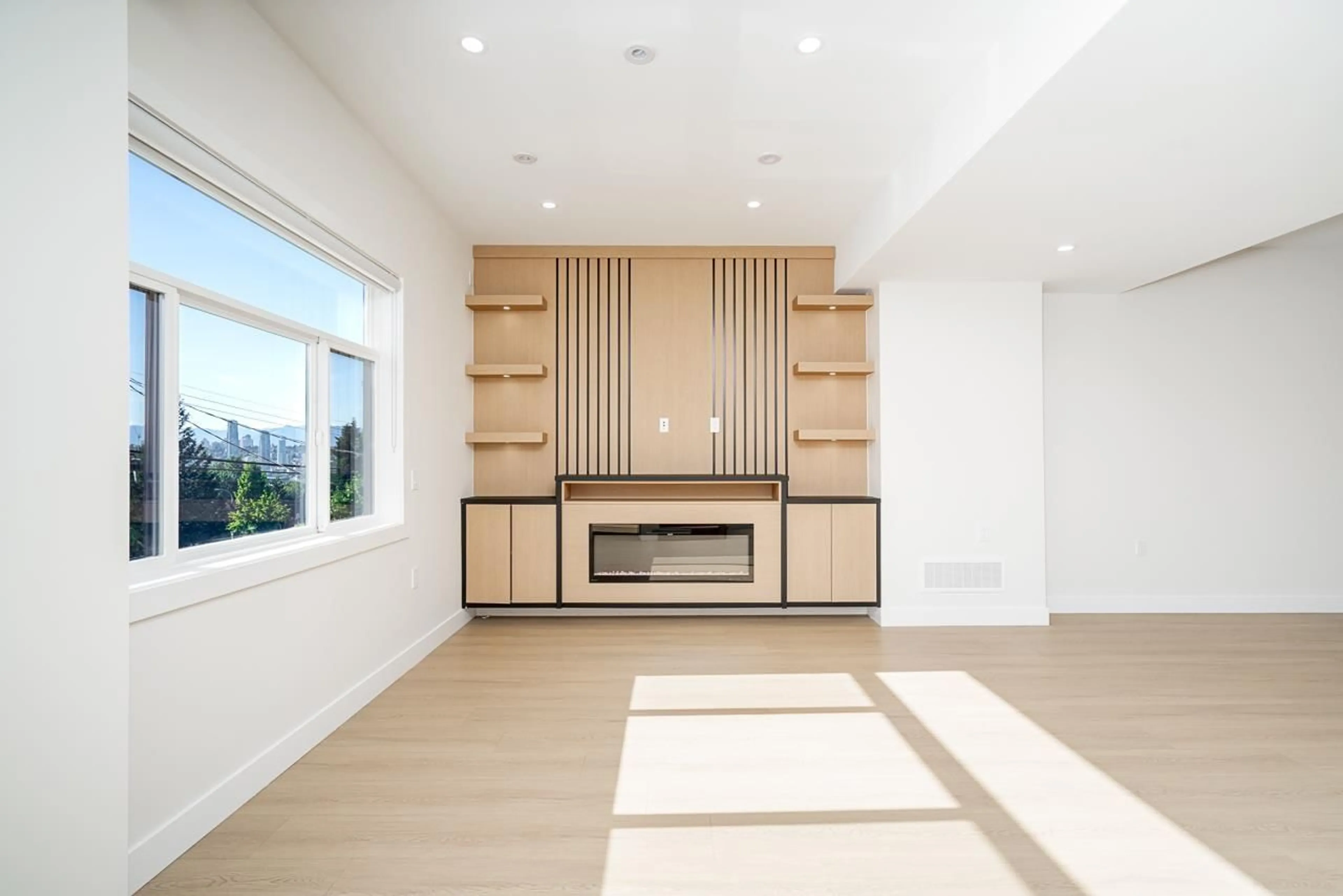 Open concept kitchen, unknown for 101 - 9964 120 STREET, Surrey British Columbia V3W6N5